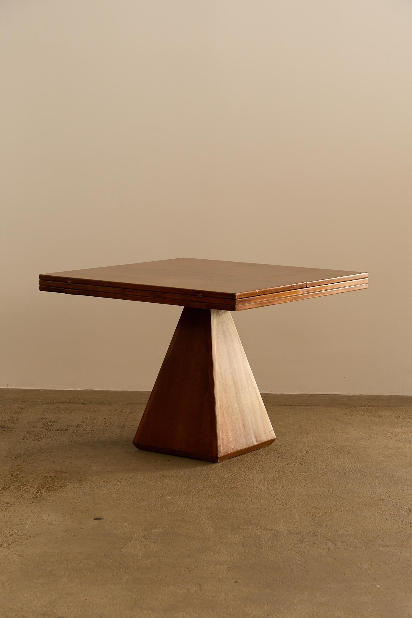 Italian Chelsea Extendable Dining Table For Sale