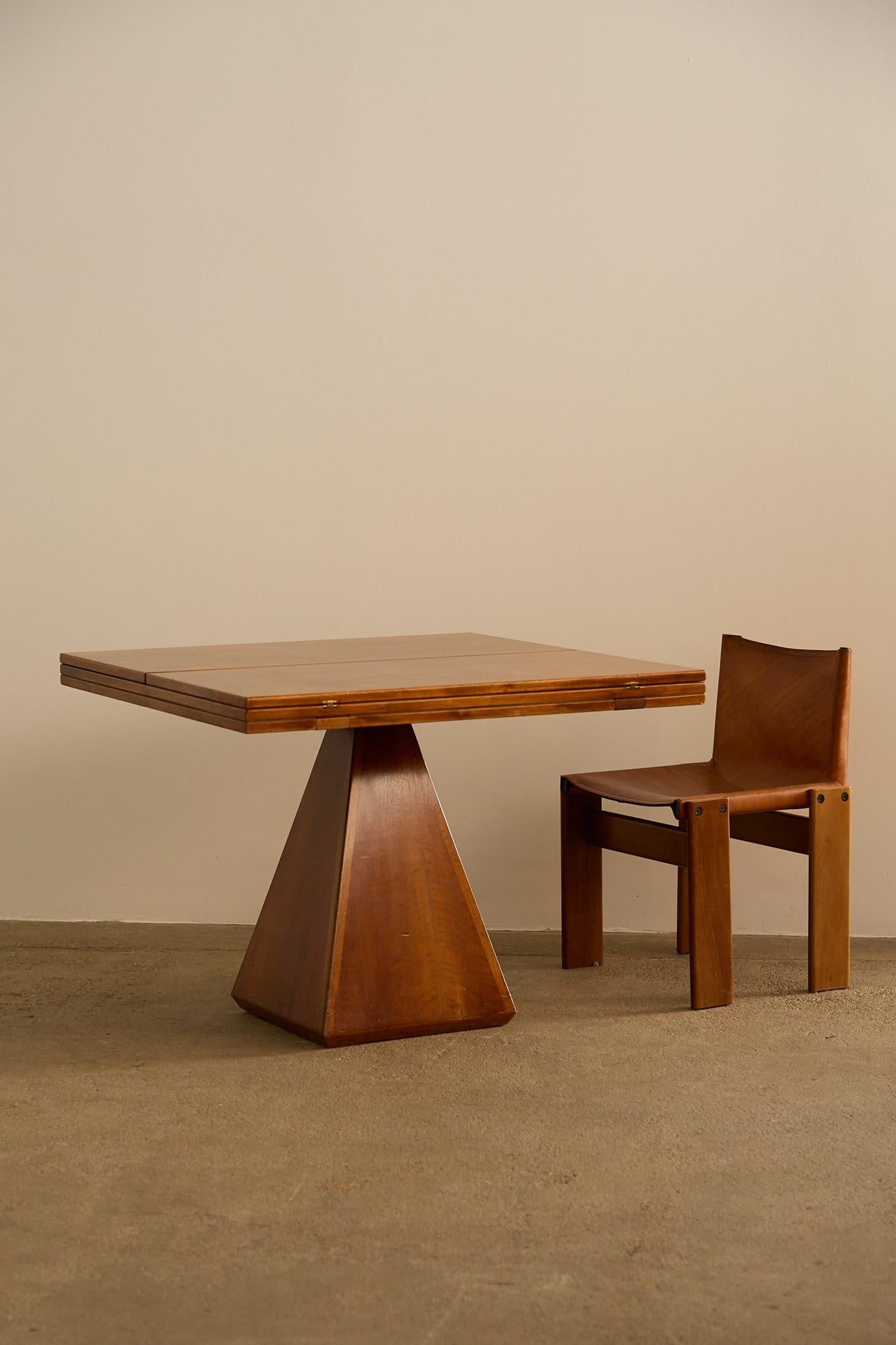 Wood Chelsea Extendable Dining Table For Sale