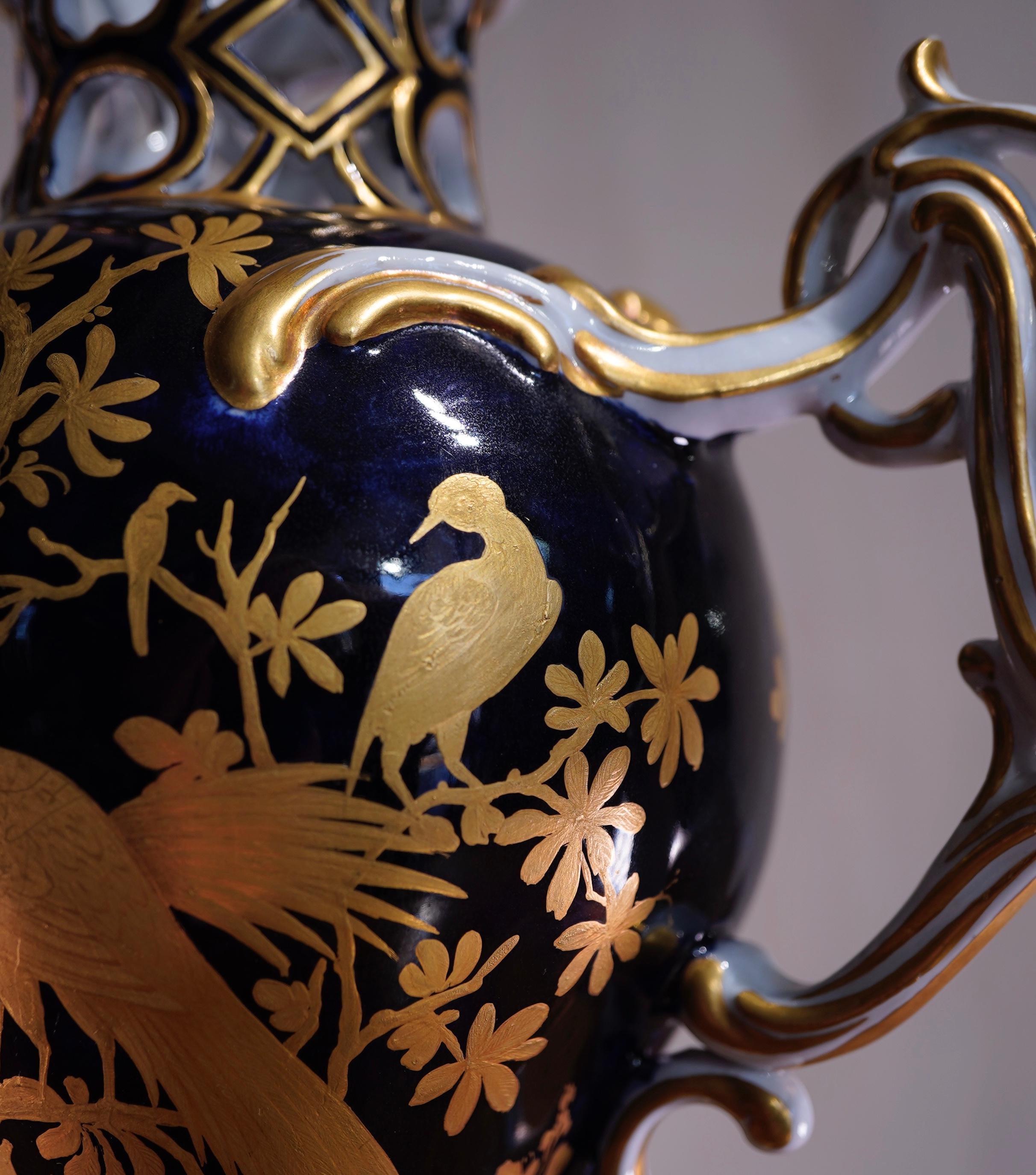 European Chelsea Gold Anchor Vase, 'Dudley' Type, circa 1765 For Sale
