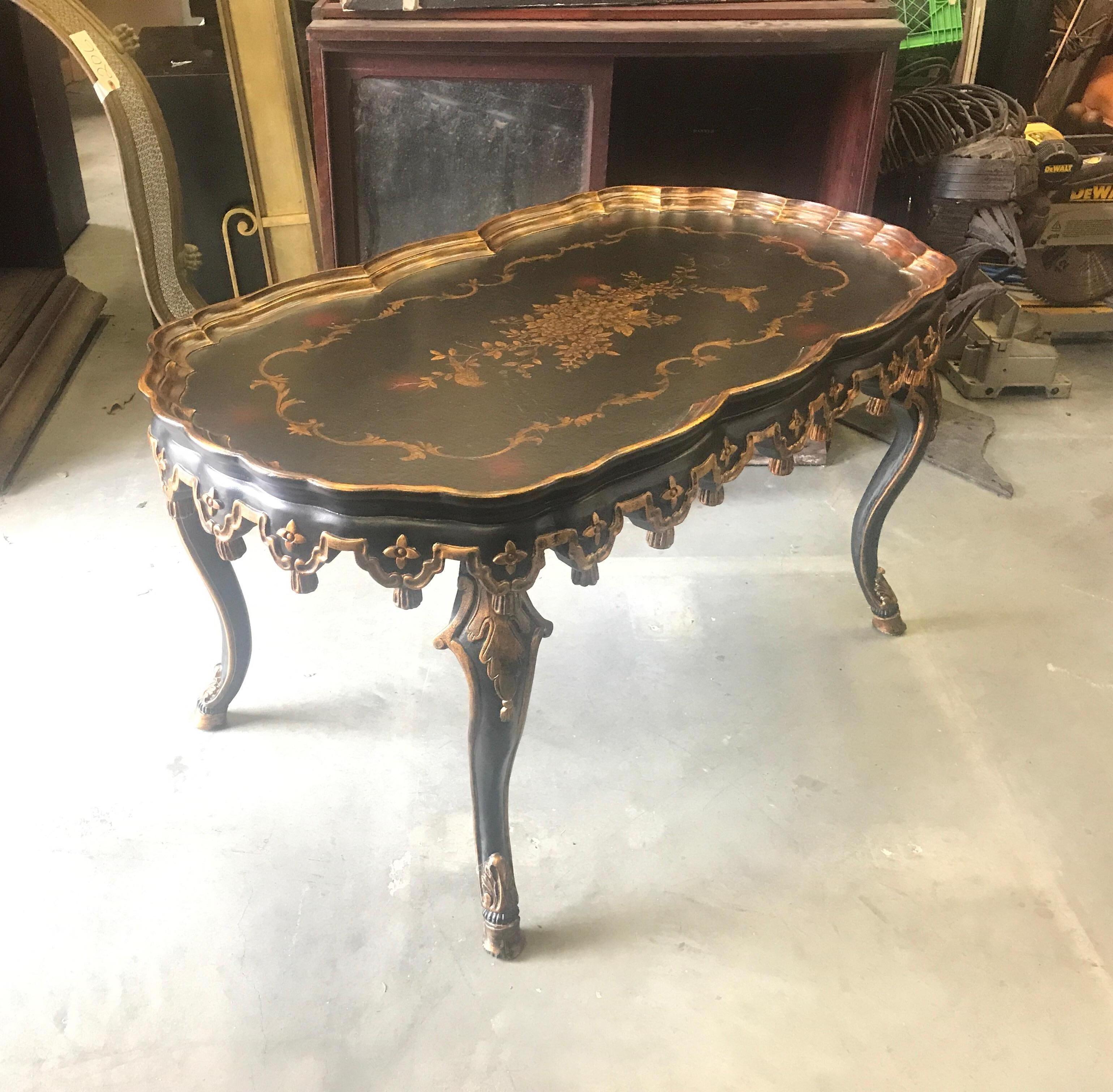 Chelsea House Decorator Cocktail Table In Excellent Condition In Lambertville, NJ