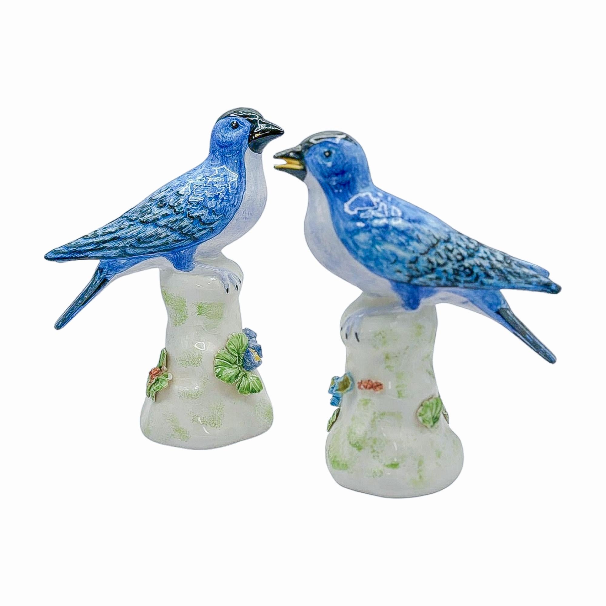 Chelsea House Style Blue Birds In Excellent Condition For Sale In Sarasota, FL