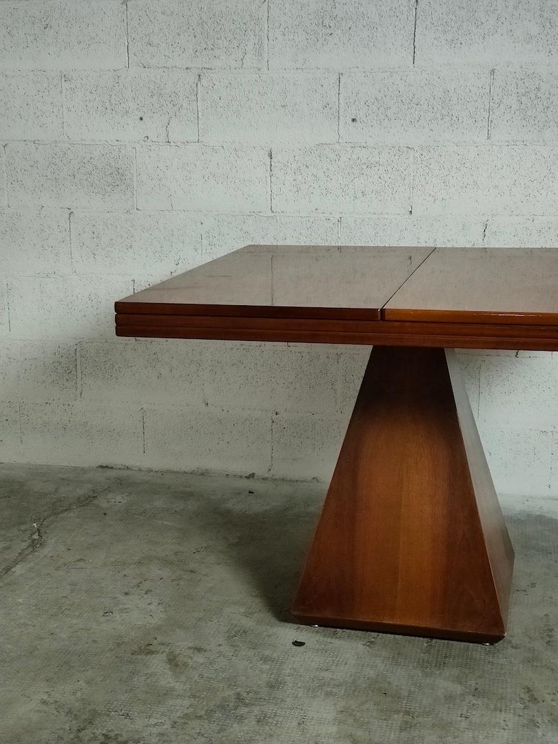 Italian Chelsea Model Extendable Table by Vittorio Introini for Saporiti, Italy, 1968 For Sale