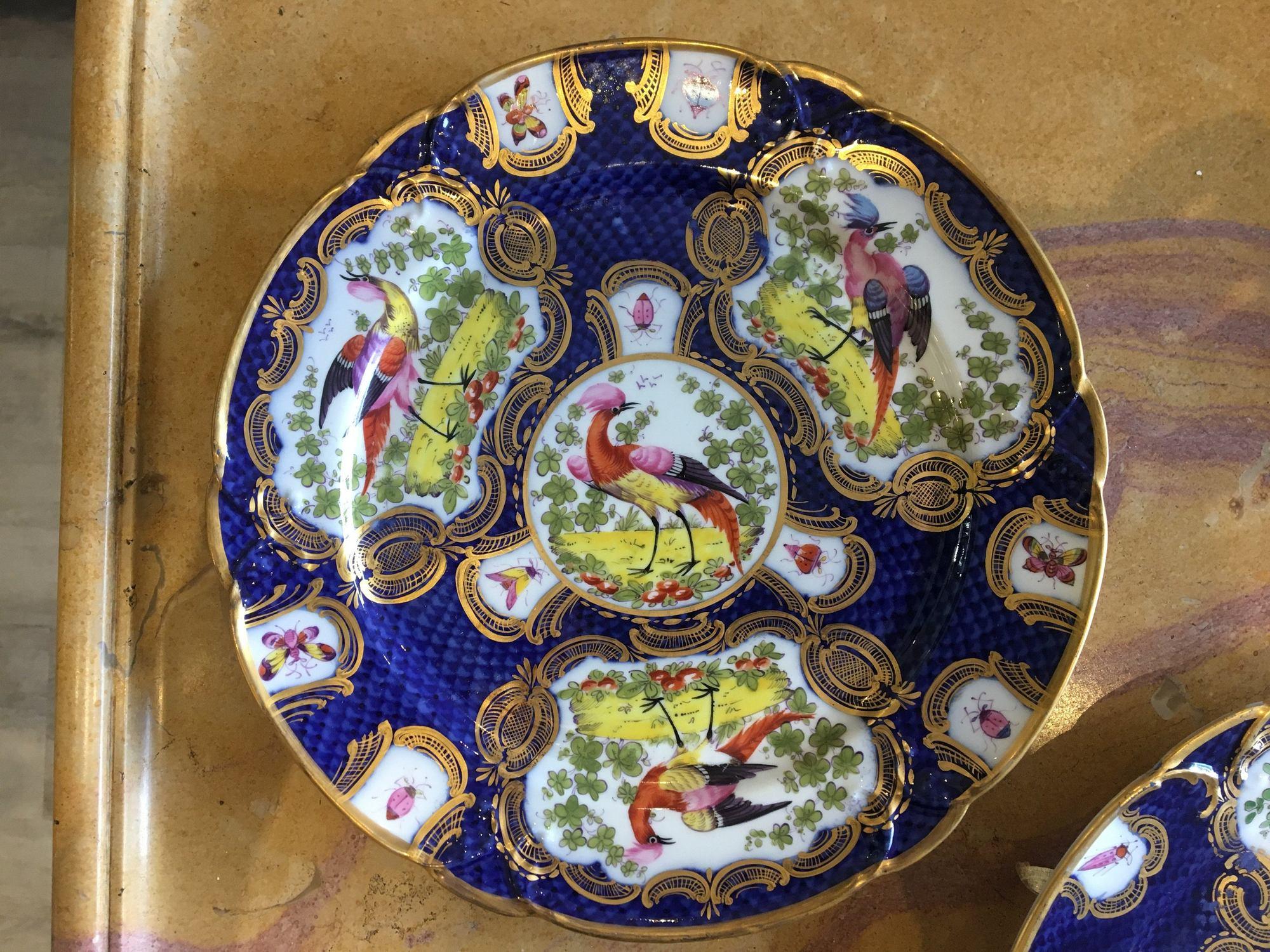 Chelsea Porcelain Cabinet Plates, Mid-18th Century In Good Condition In Doylestown, PA