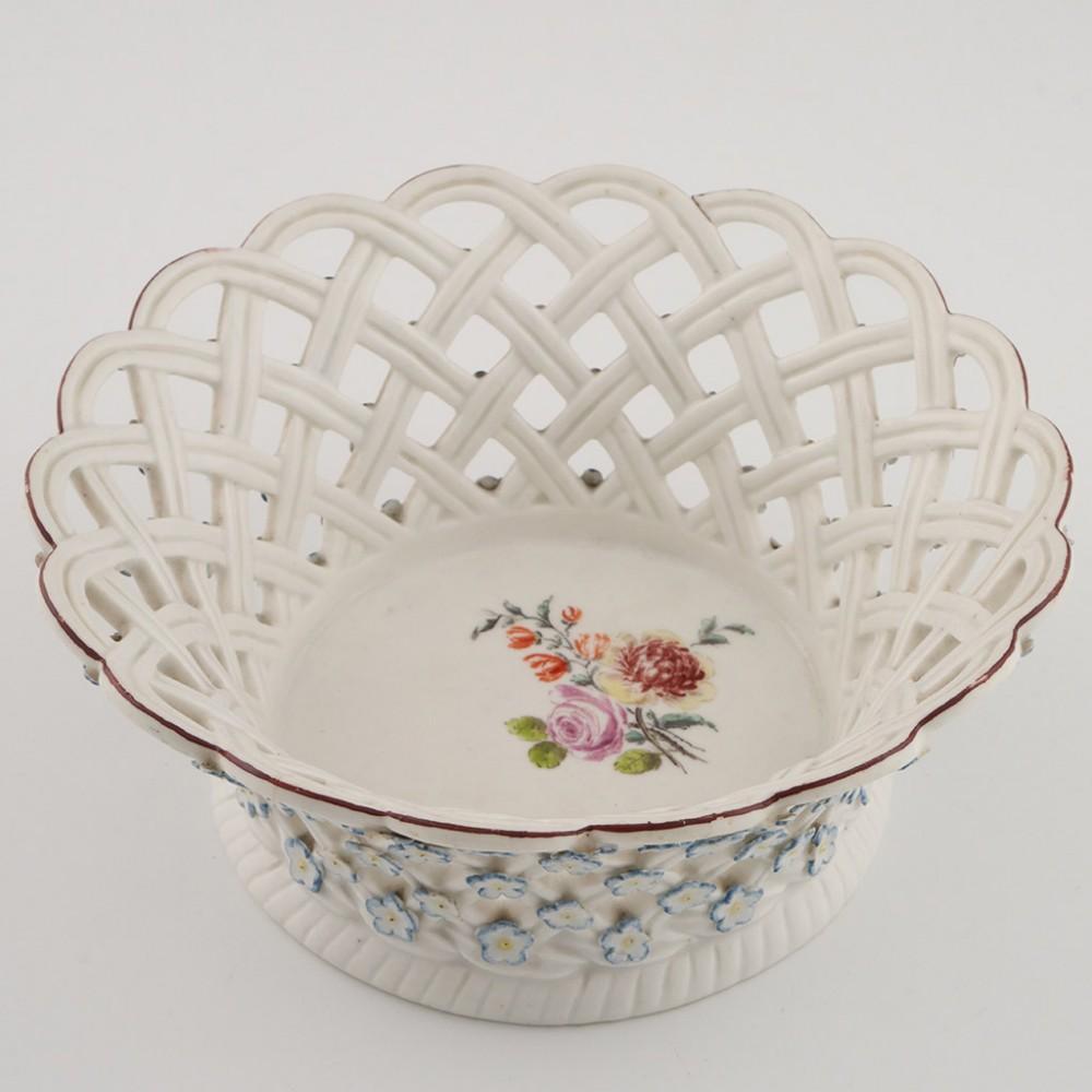 Cesta reticulada de porcelana de Chelsea c1755 Jorge II en venta