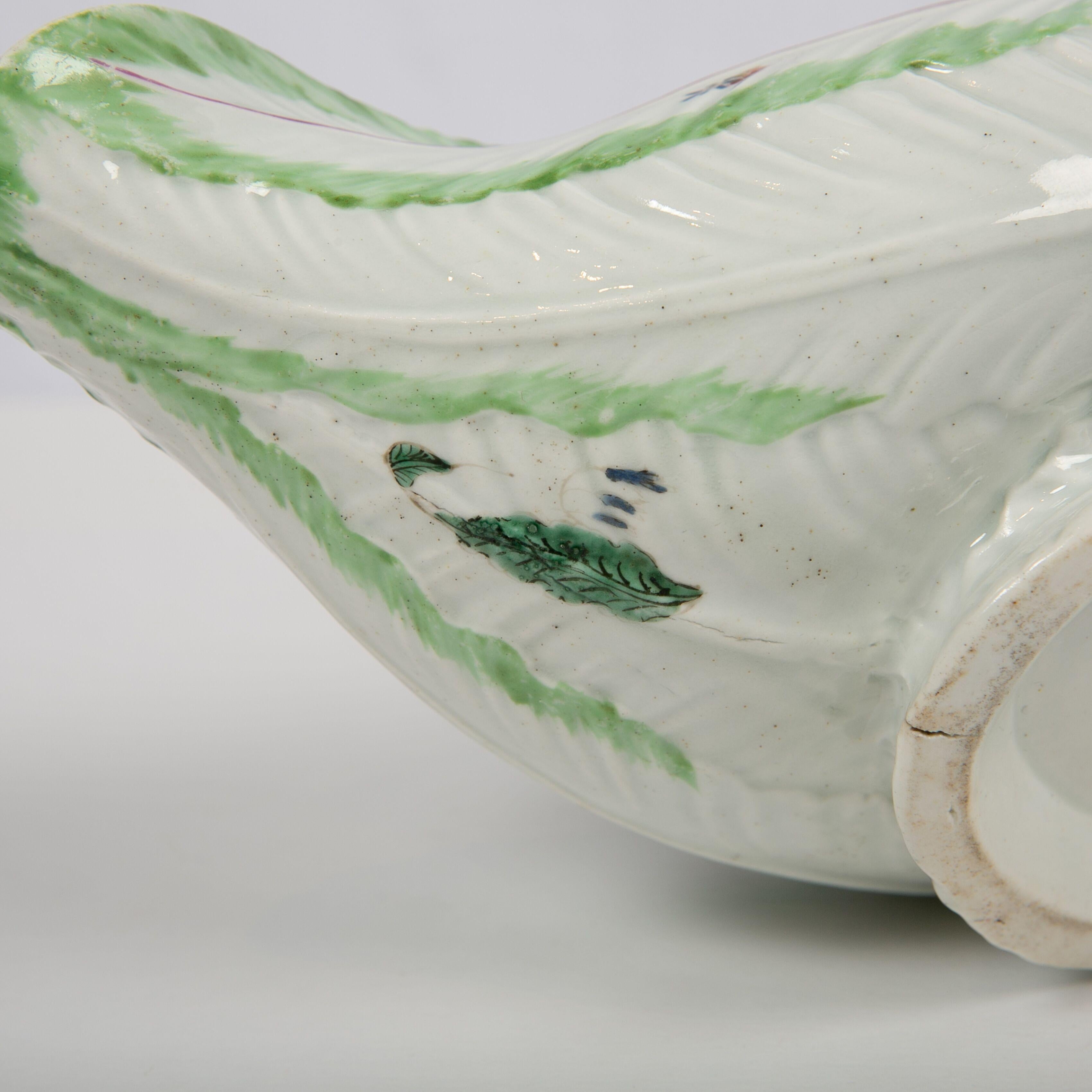 Worcester Porcelain Sauceboat, Made in England, 18th Century 3