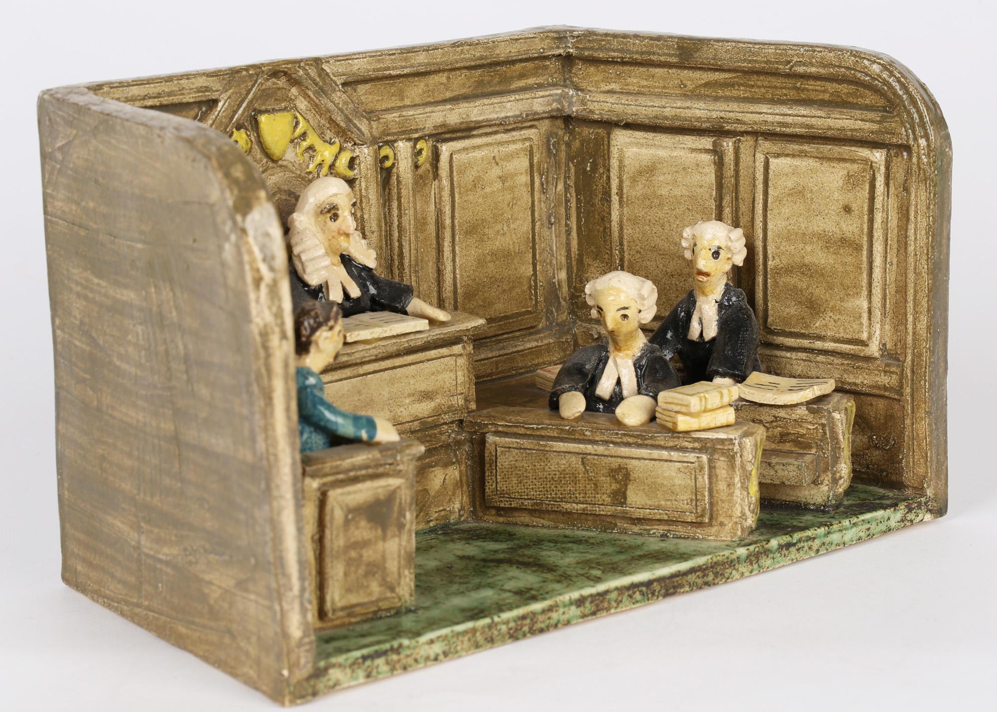 Figurale Courtroom-Szene aus Chelsea Pottery Studio Pottery-Keramik im Angebot 3