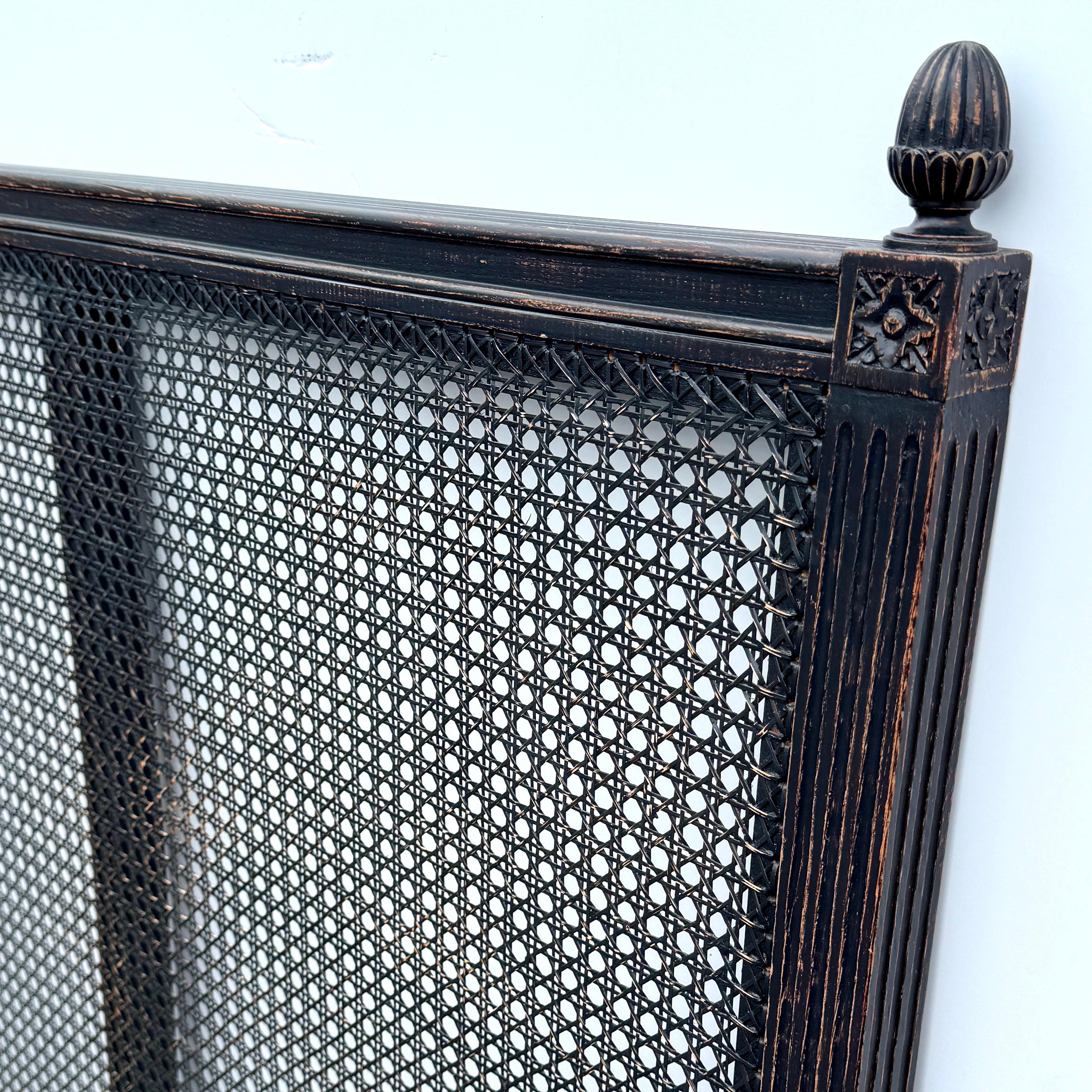 Chelsea Textiles Cabecero de Madera de Bastón Negro Estilo Gustaviano en venta 1