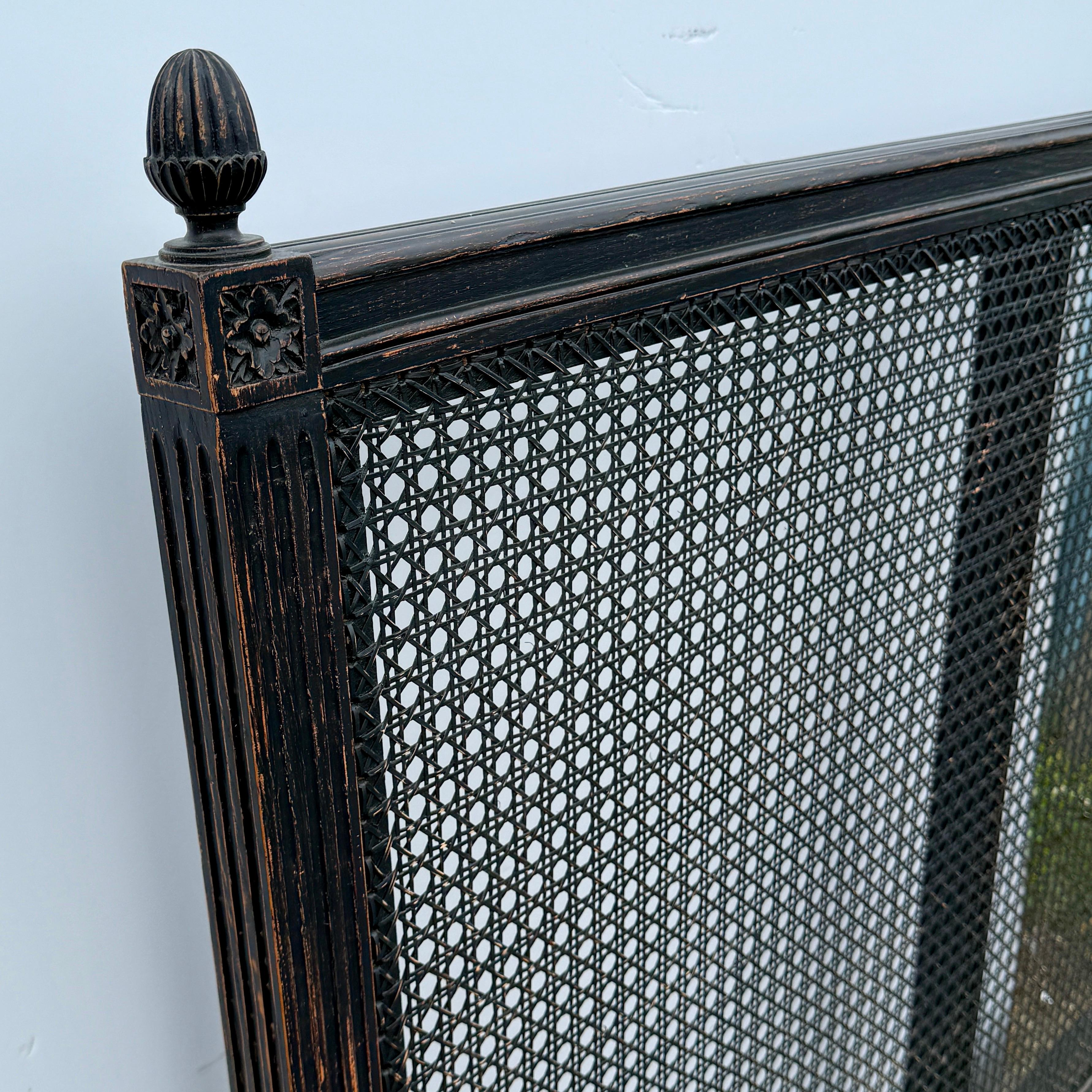 Chelsea Textiles Cabecero de Madera de Bastón Negro Estilo Gustaviano en venta 3