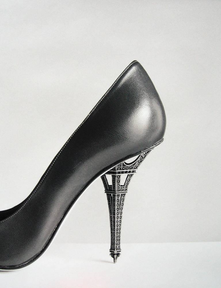Sans titre - ( Chaussures à talons hauts avec tour Eiffel)