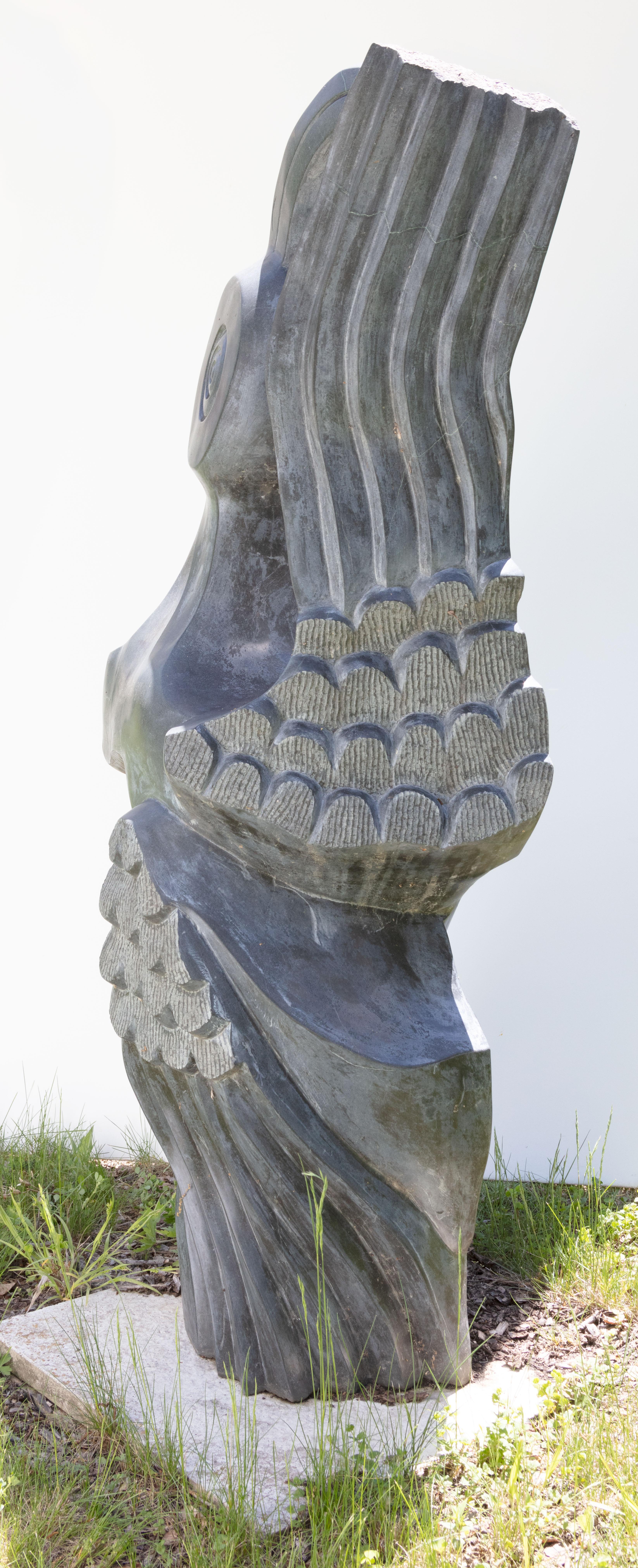 Mein besonderer Vogel (Grau), Abstract Sculpture, von Chemedu Jemali