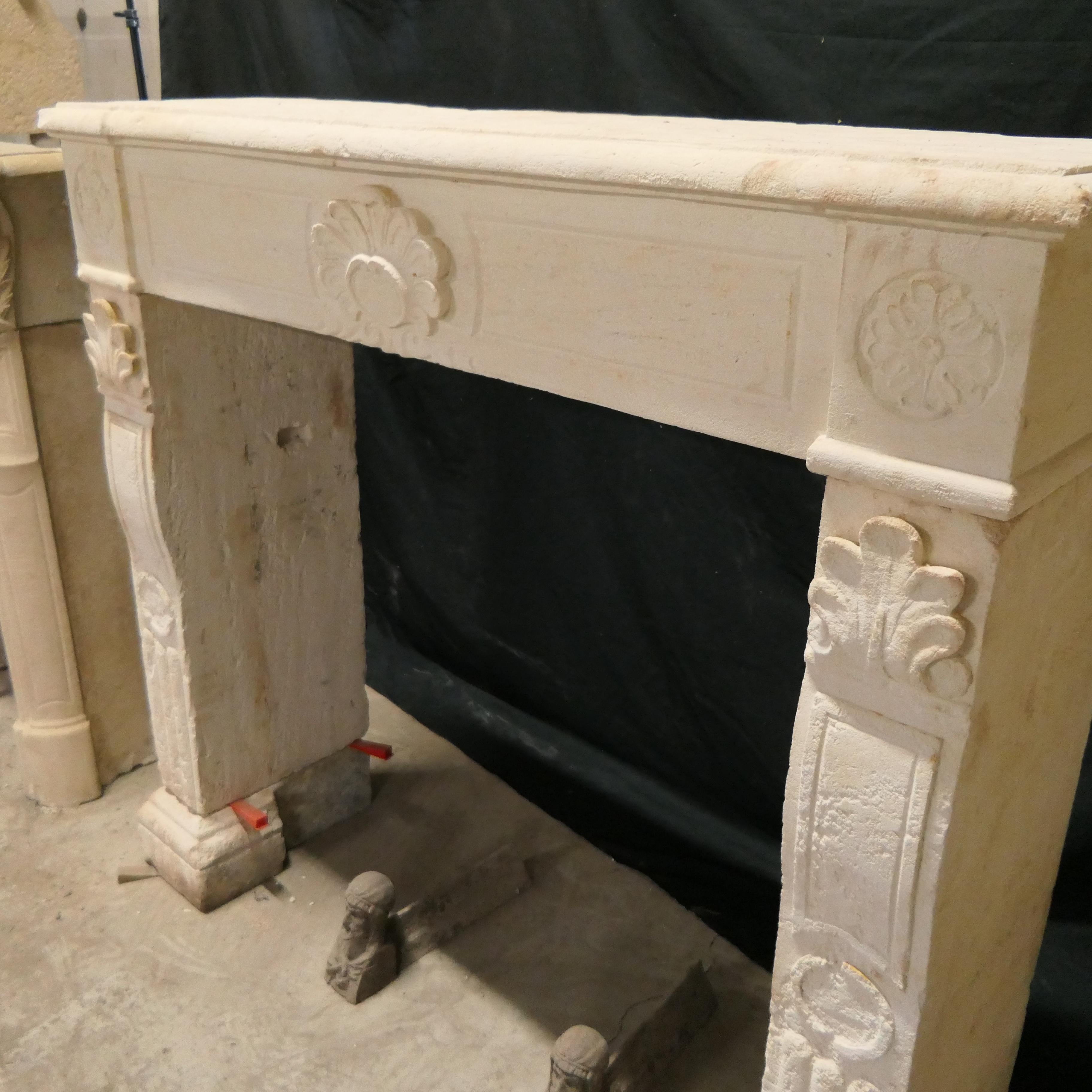 Cheminée ancienne en pierre naturelle at 1stDibs