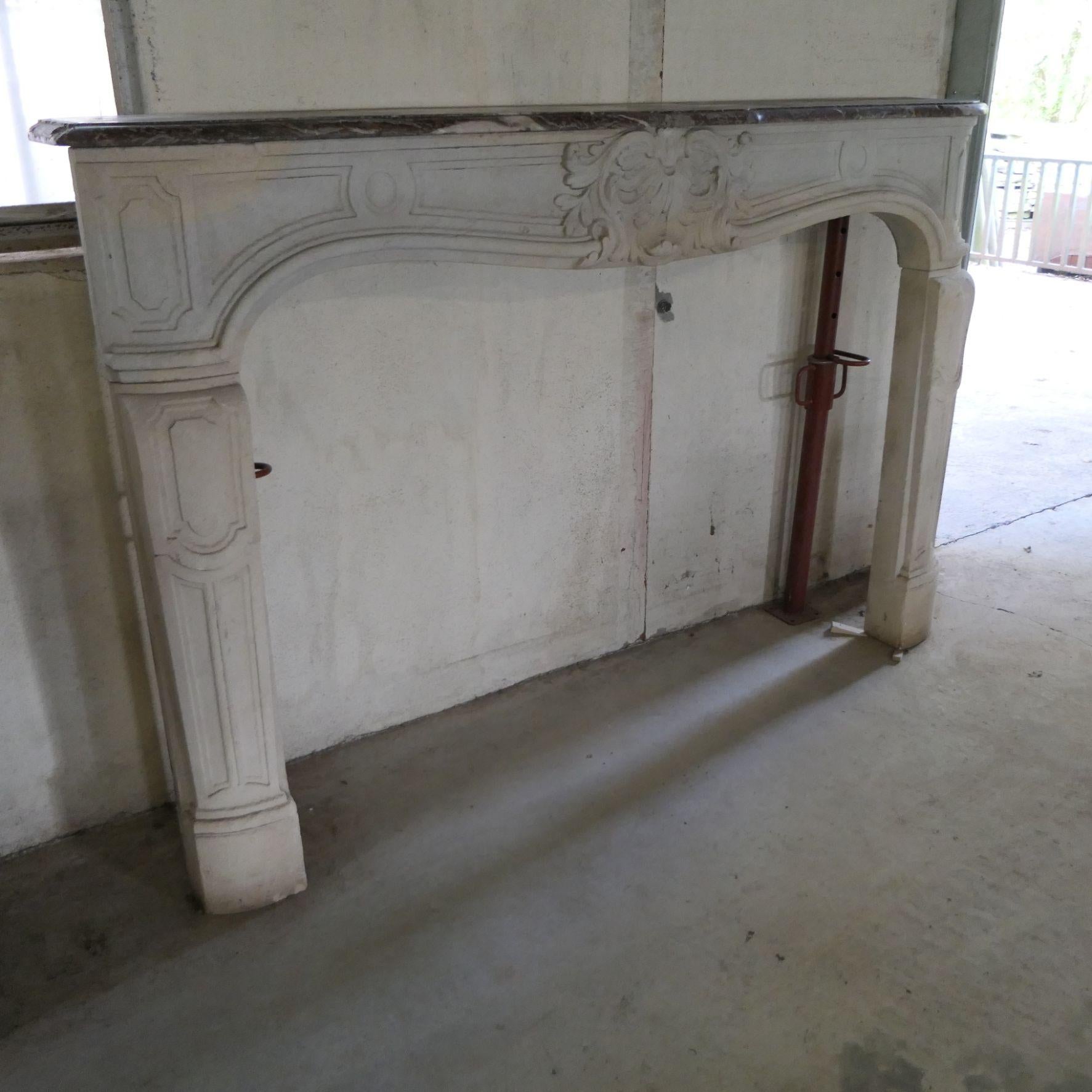 French Cheminée ancienne Louis XV For Sale