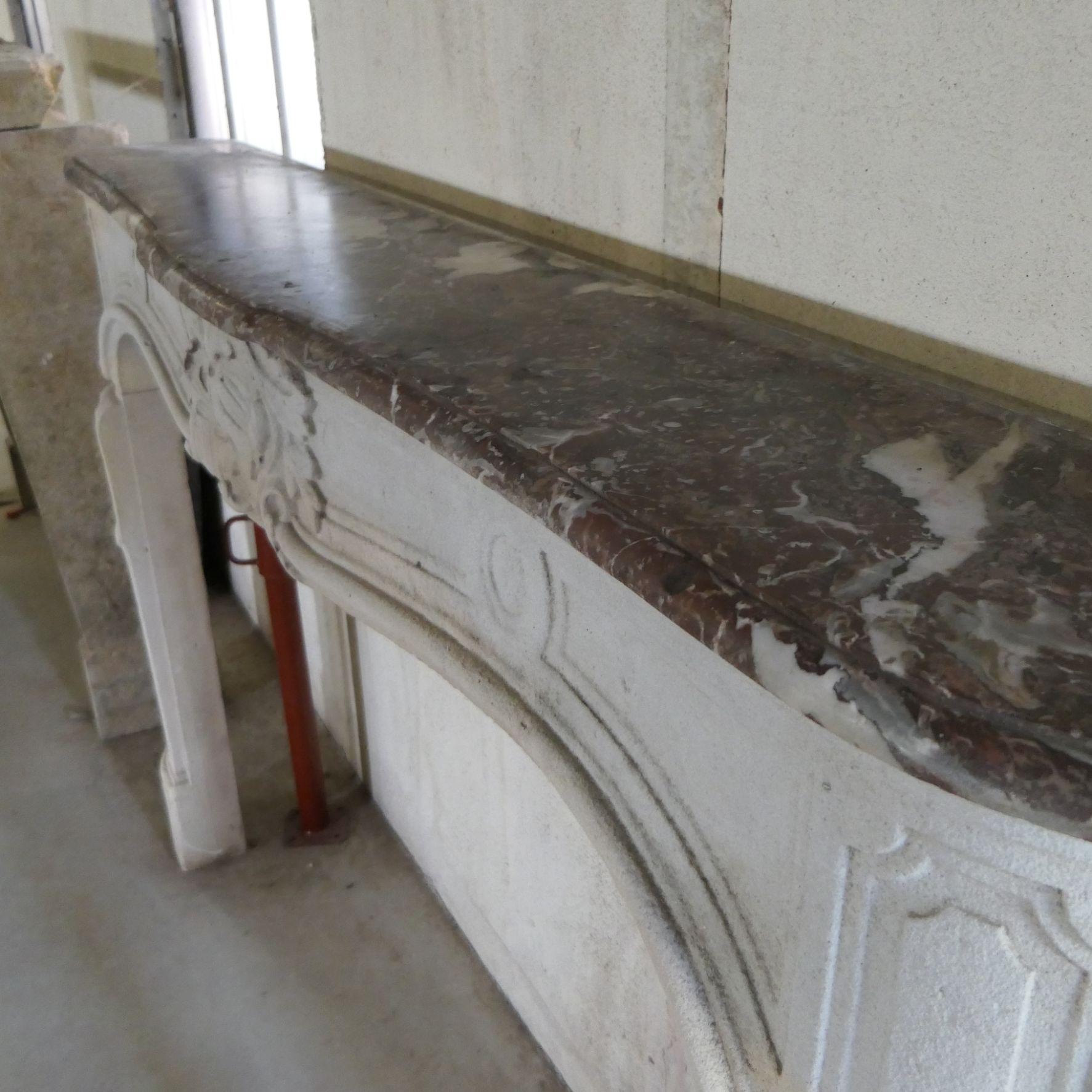 Cheminée ancienne Louis XV For Sale 1