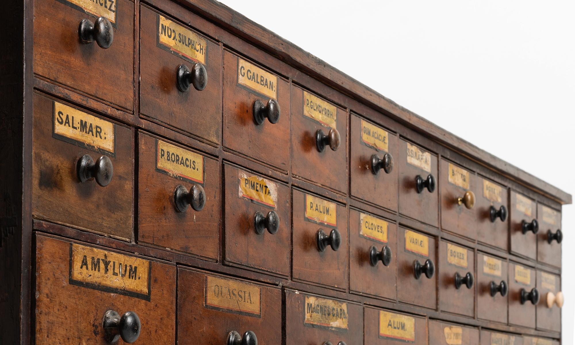 Chemists Bank of Drawers, England, circa 1900 In Good Condition In Culver City, CA