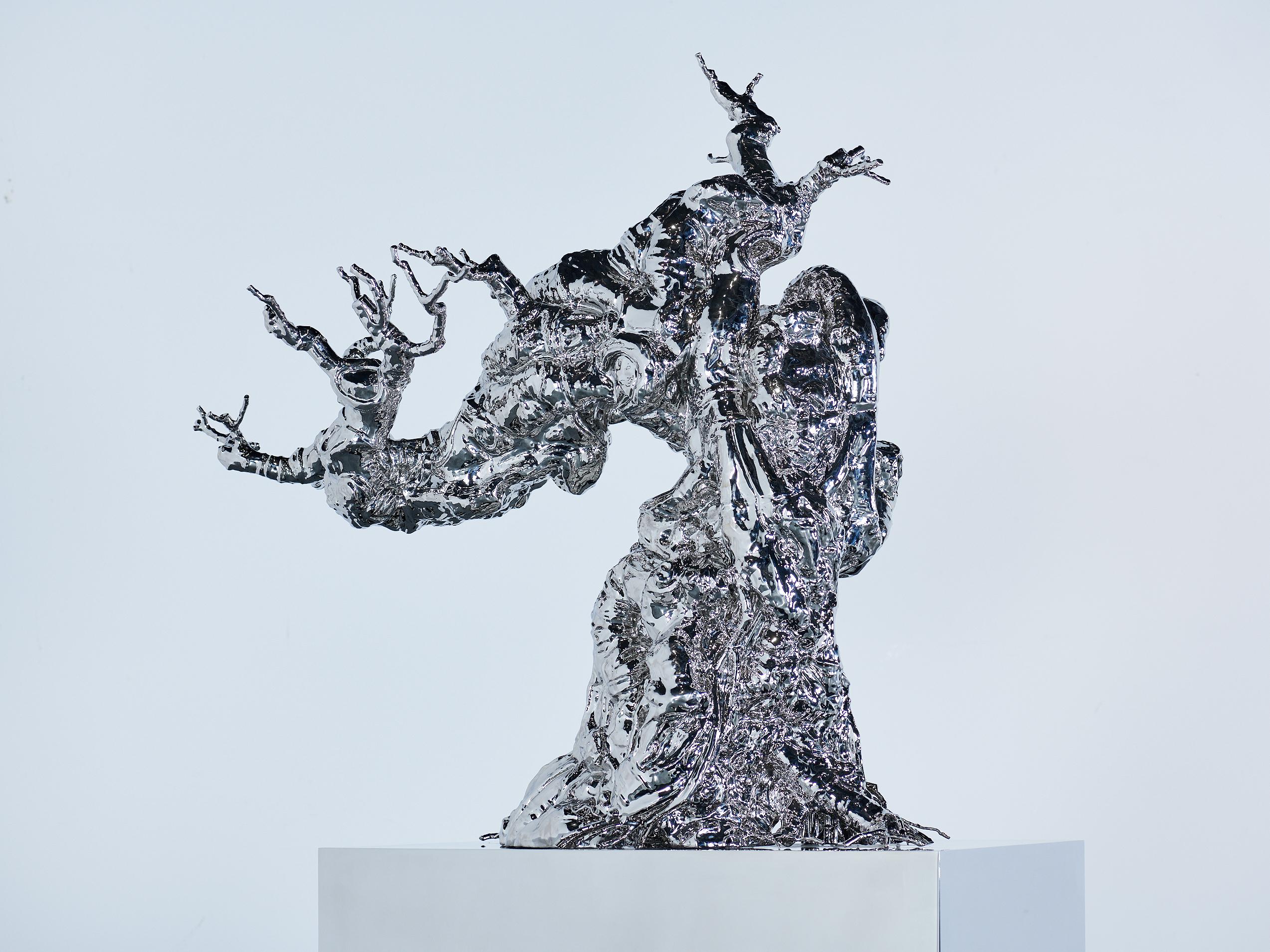 Sculpture contemporaine en acier inoxydable - Œuvre unique - L'arbre n'est pas le bois n° 1 - Bleu Figurative Sculpture par Chen Zhiguang
