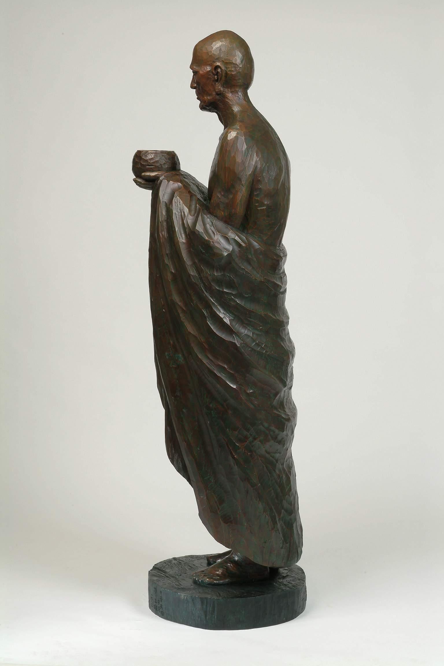 In Alms Bowl, Cheng-Hsiung Chen depicts an itinerant monk whose body seems to carry the weight of all human suffering. It is a form both humble and dignified, outwardly fragile yet inwardly filled with faith and resilience. The monk’s half-naked