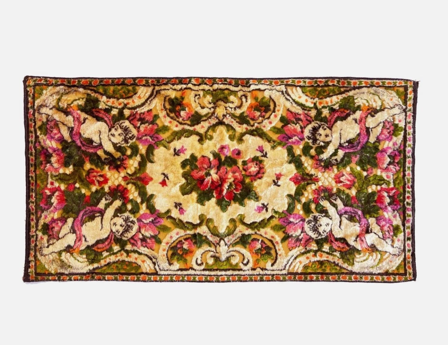 Chenille Cherub-Wandteppich, Vintage 1960er Jahre, Italien, Engel und Weinreben (Neobarock) im Angebot