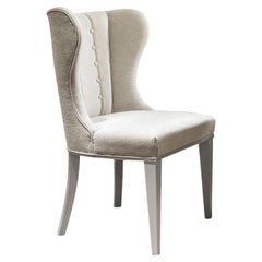 Chaise blanche en chenille