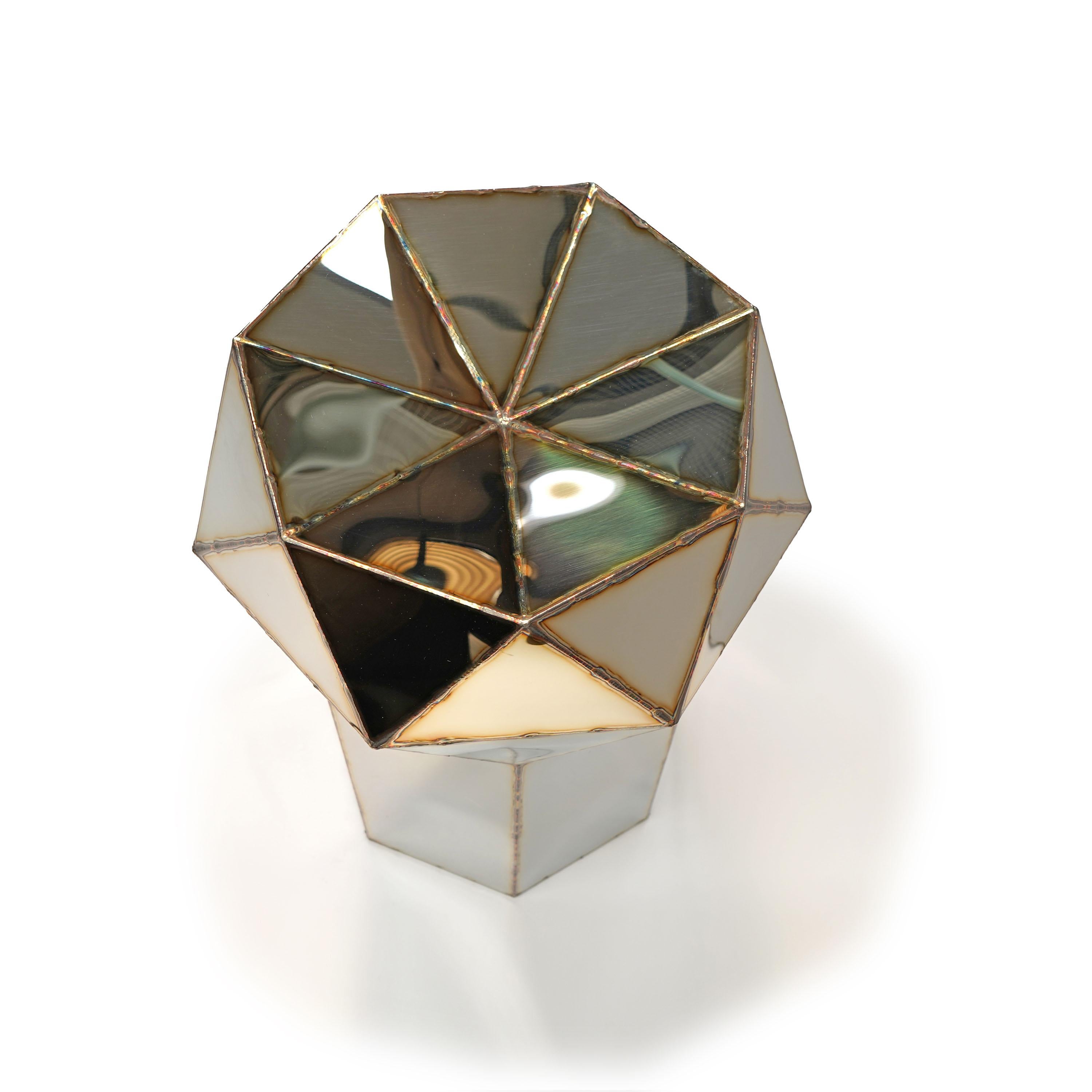 Base de table Chequer en acier inoxydable soudé poli miroir par Julian Mayor en vente 2