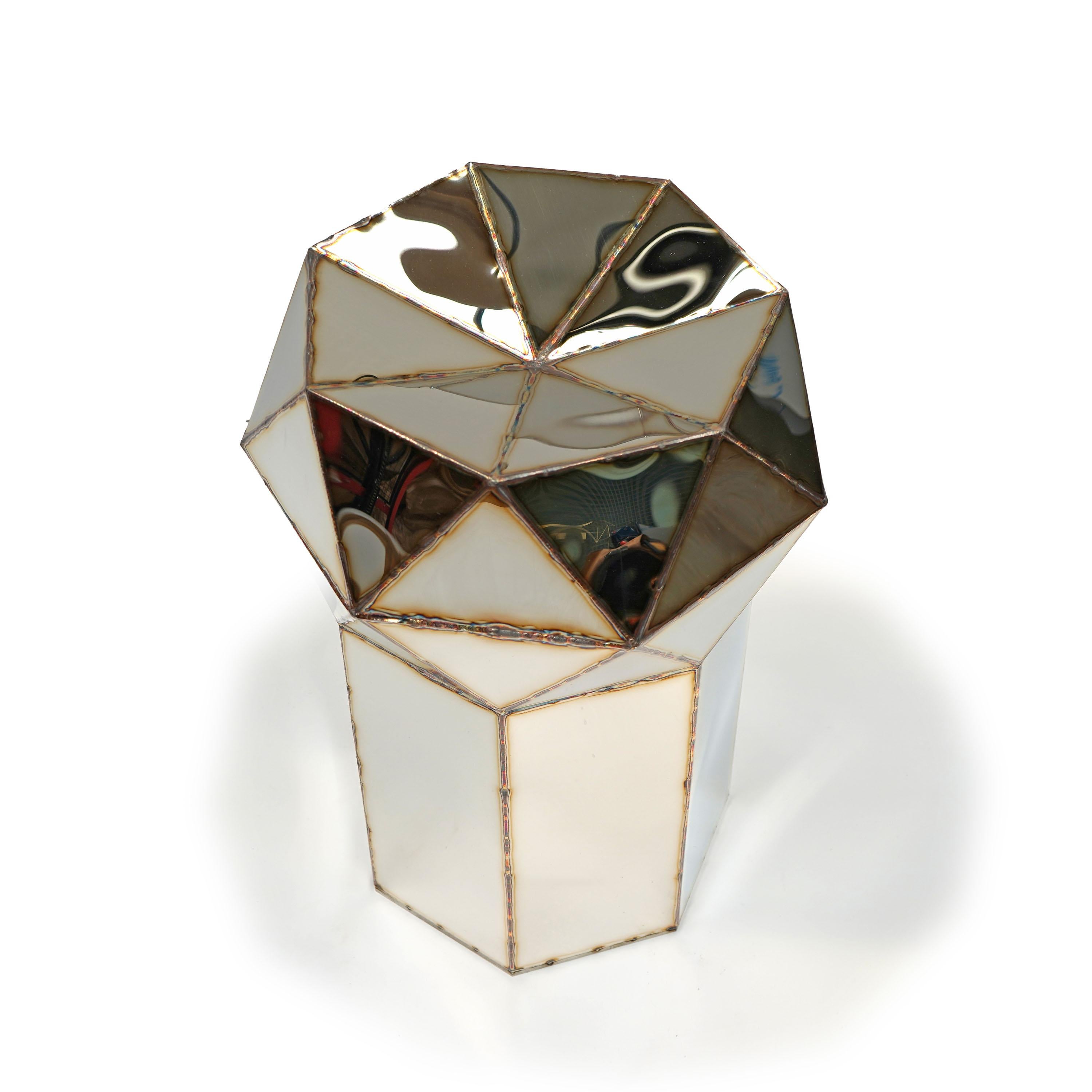 Base de table Chequer en acier inoxydable soudé poli miroir par Julian Mayor en vente 1