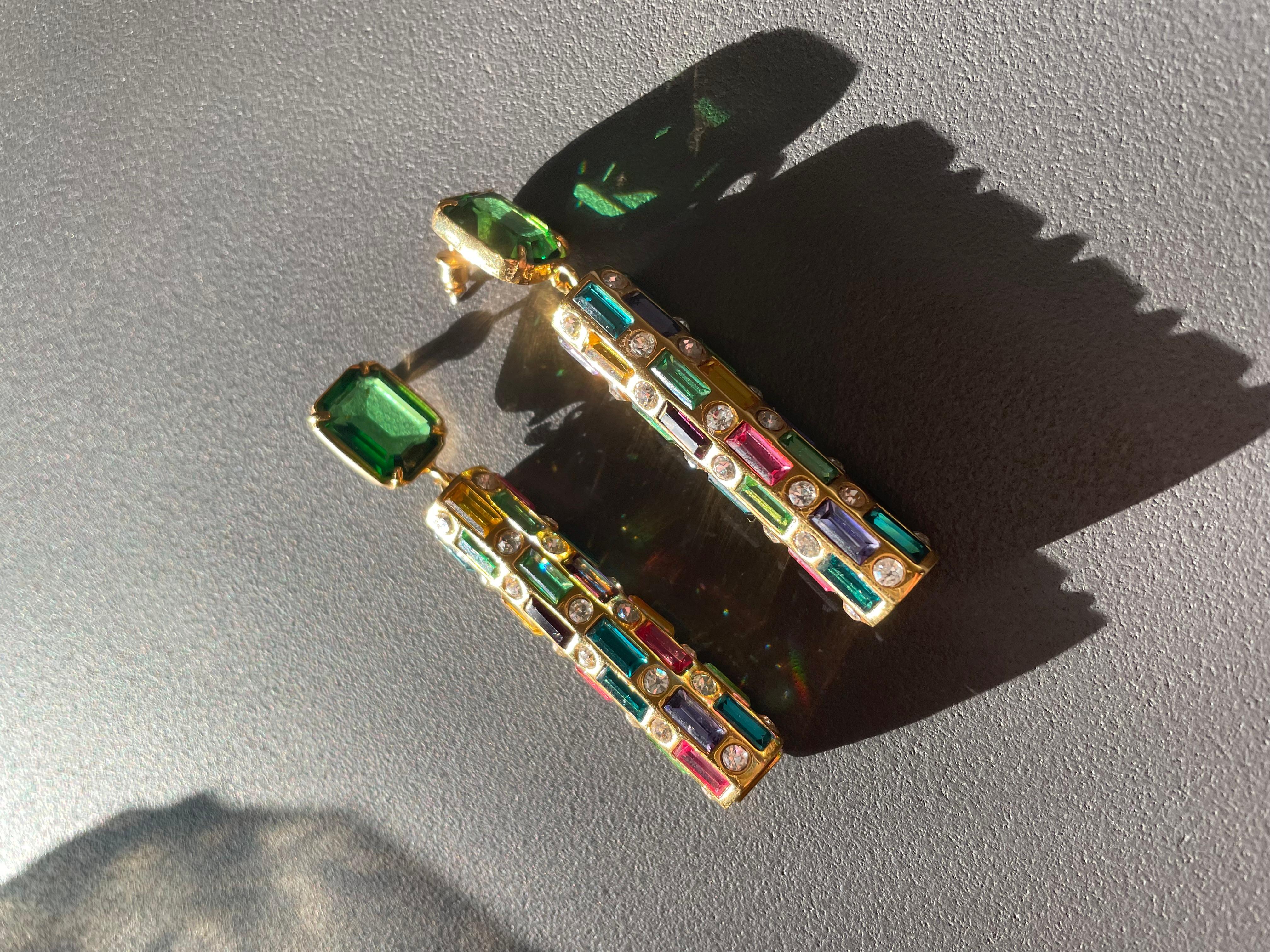De las mujeres Pendientes Gota Cher - Verde Esmeralda Con Gotas Multicolor en venta