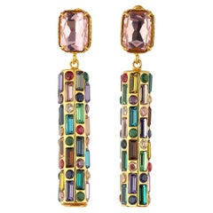 Boucles d'oreilles Cher rose avec gouttes multicolores