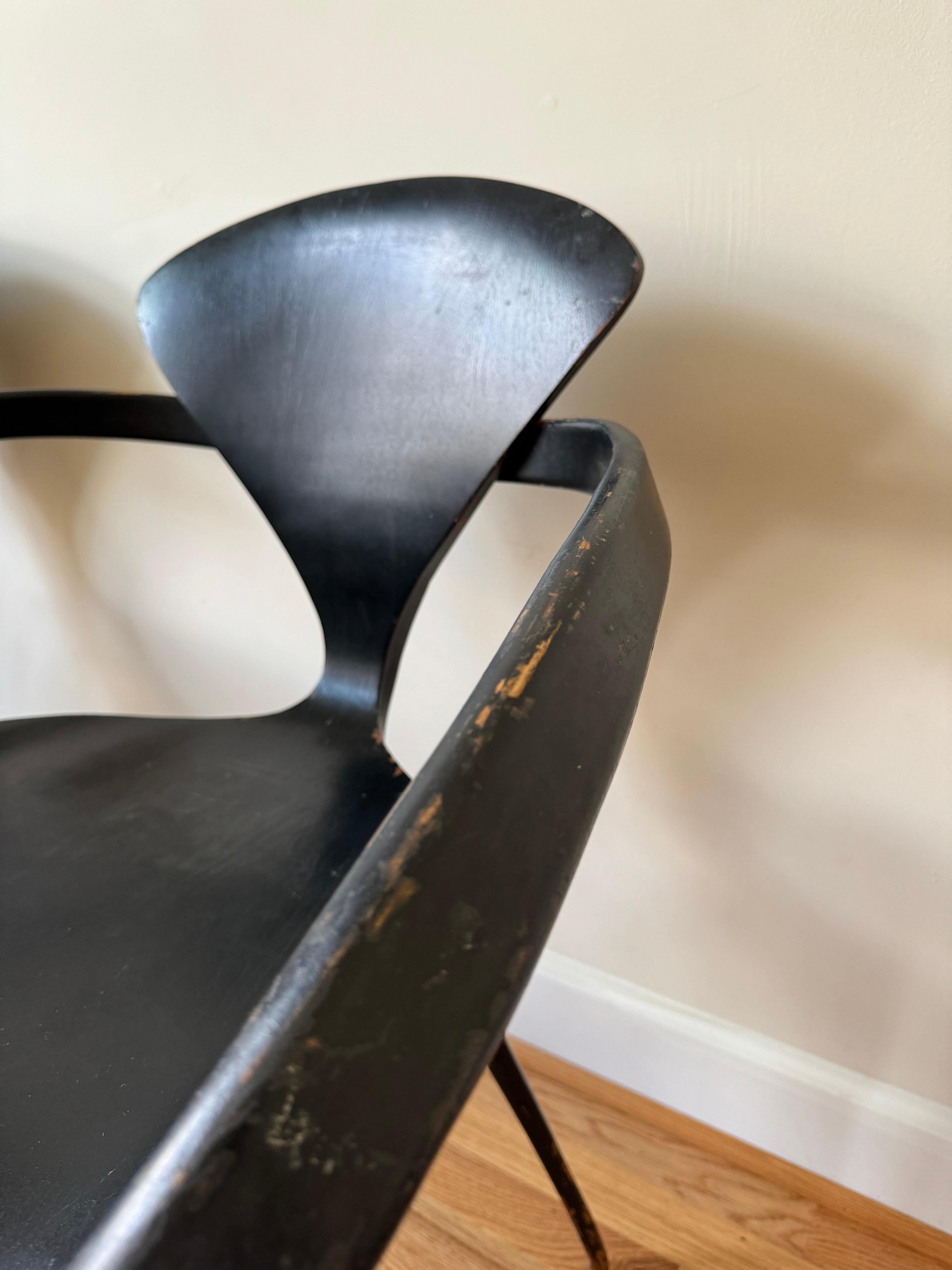 Cherner Armchair by Norman Cherner for Plycraft For Sale 3