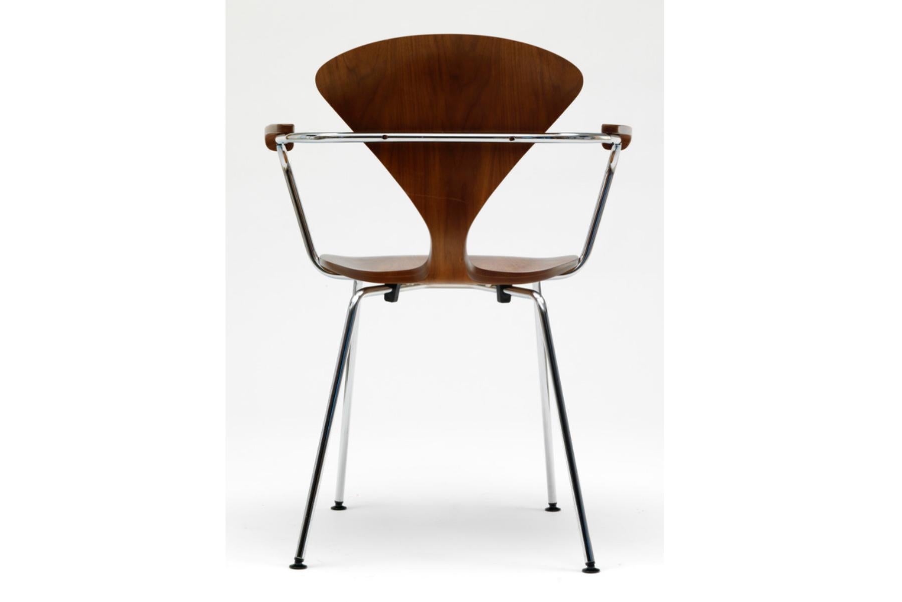 Mid-Century Modern Cherner Armchair with Metal Base For Sale