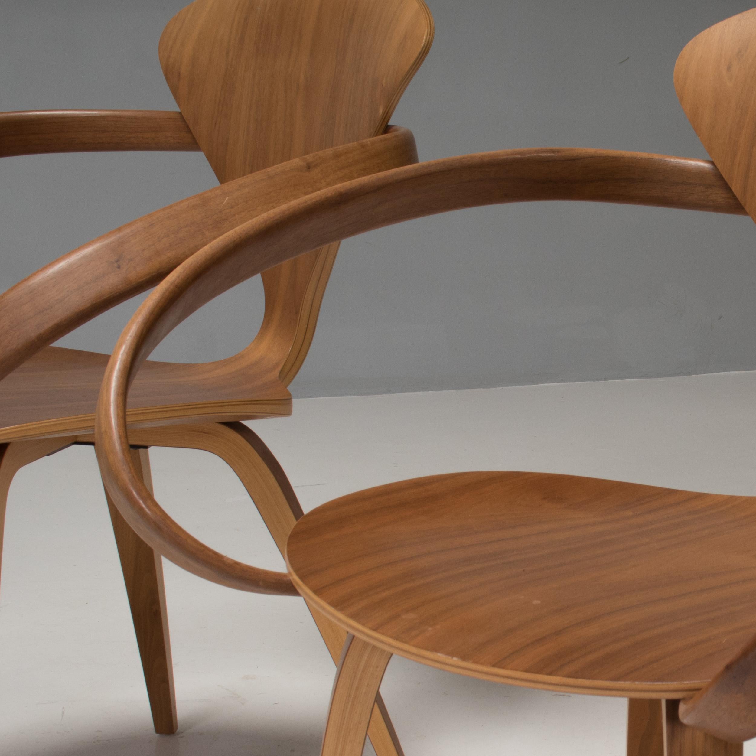 Cherner Classic Walnut Oval Dining Table and Set of 6 Chairs, 2013 5