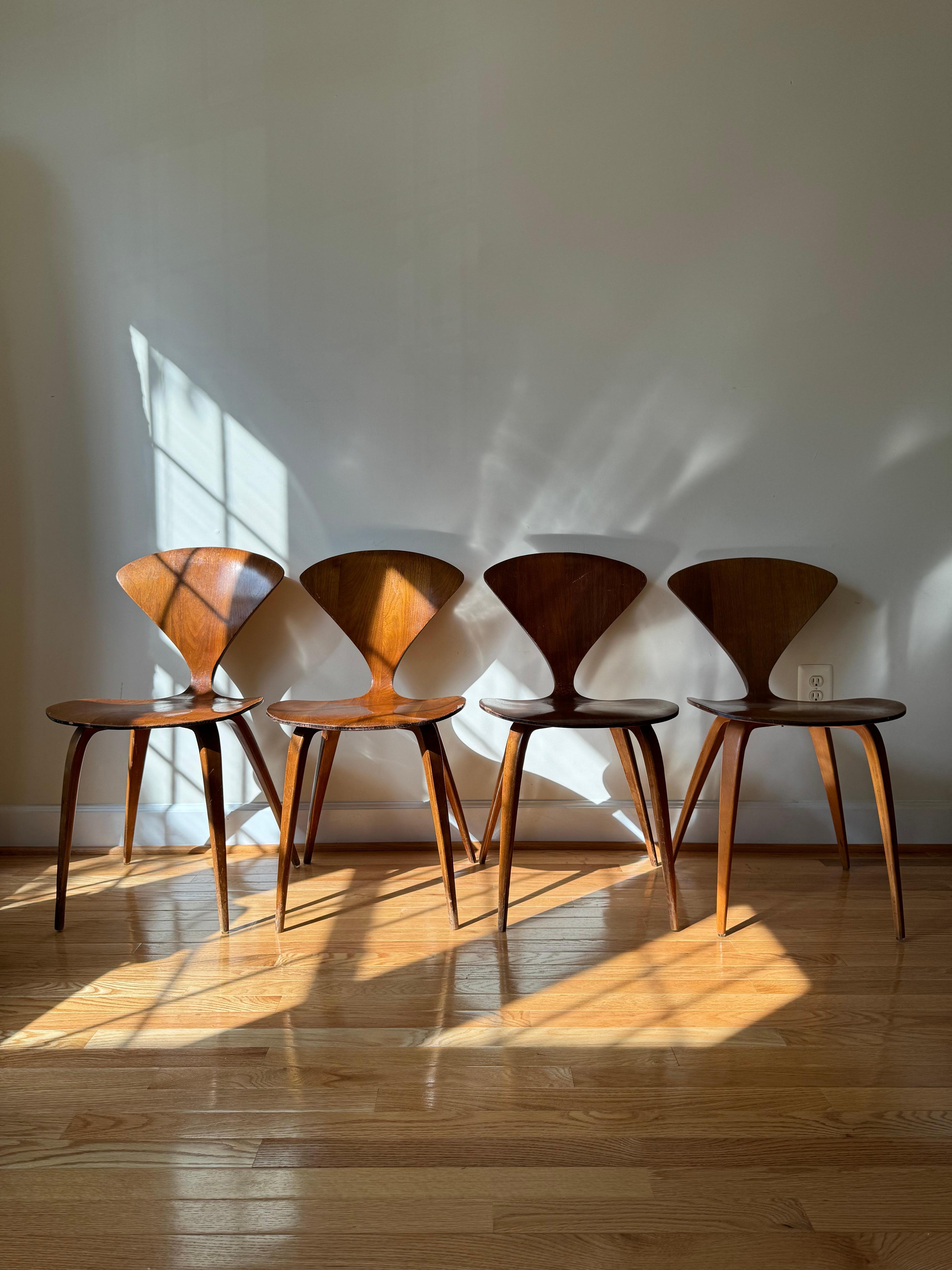 Mid-Century Modern Cherner Side Chair by Norman Cherner for Plycraft For Sale