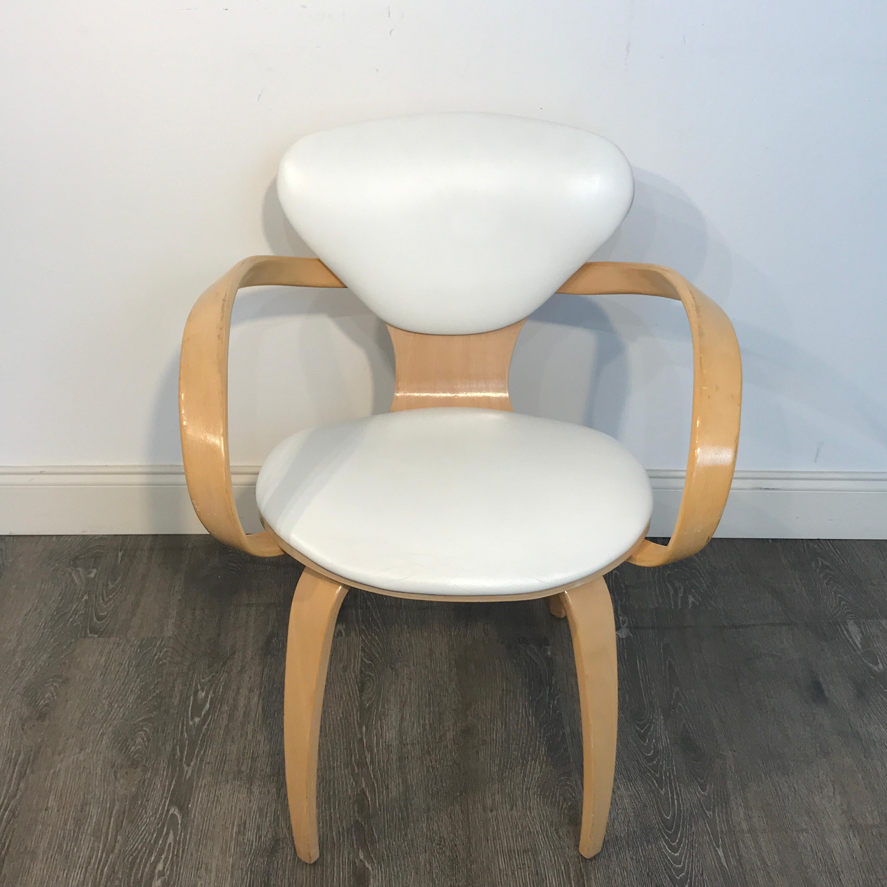 20th Century Cherner Style Natural Beech Armchair with White Leather Upholstery, 2 Available For Sale