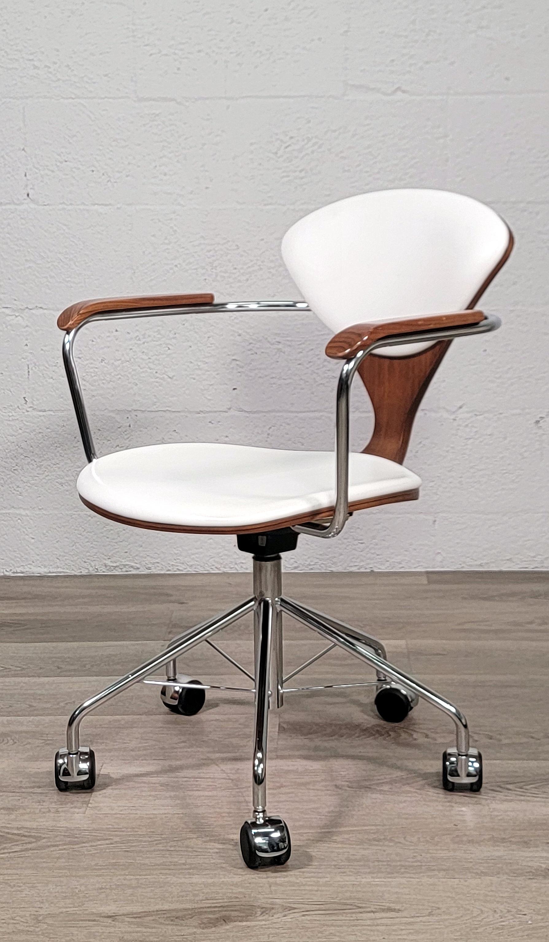 Cherner Task Chair White Leather and Walnut For Sale 2