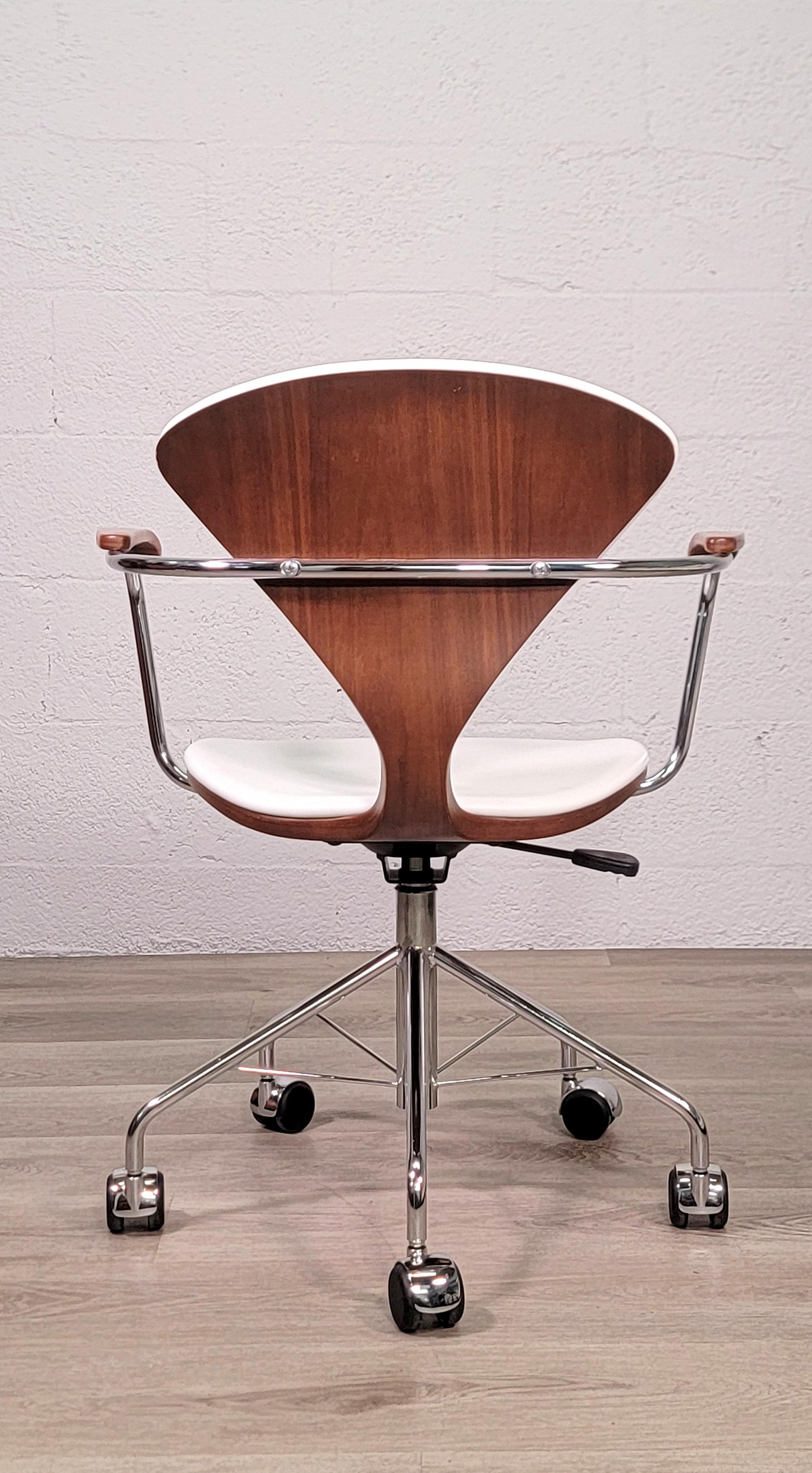 Cherner Task Chair White Leather and Walnut For Sale 1