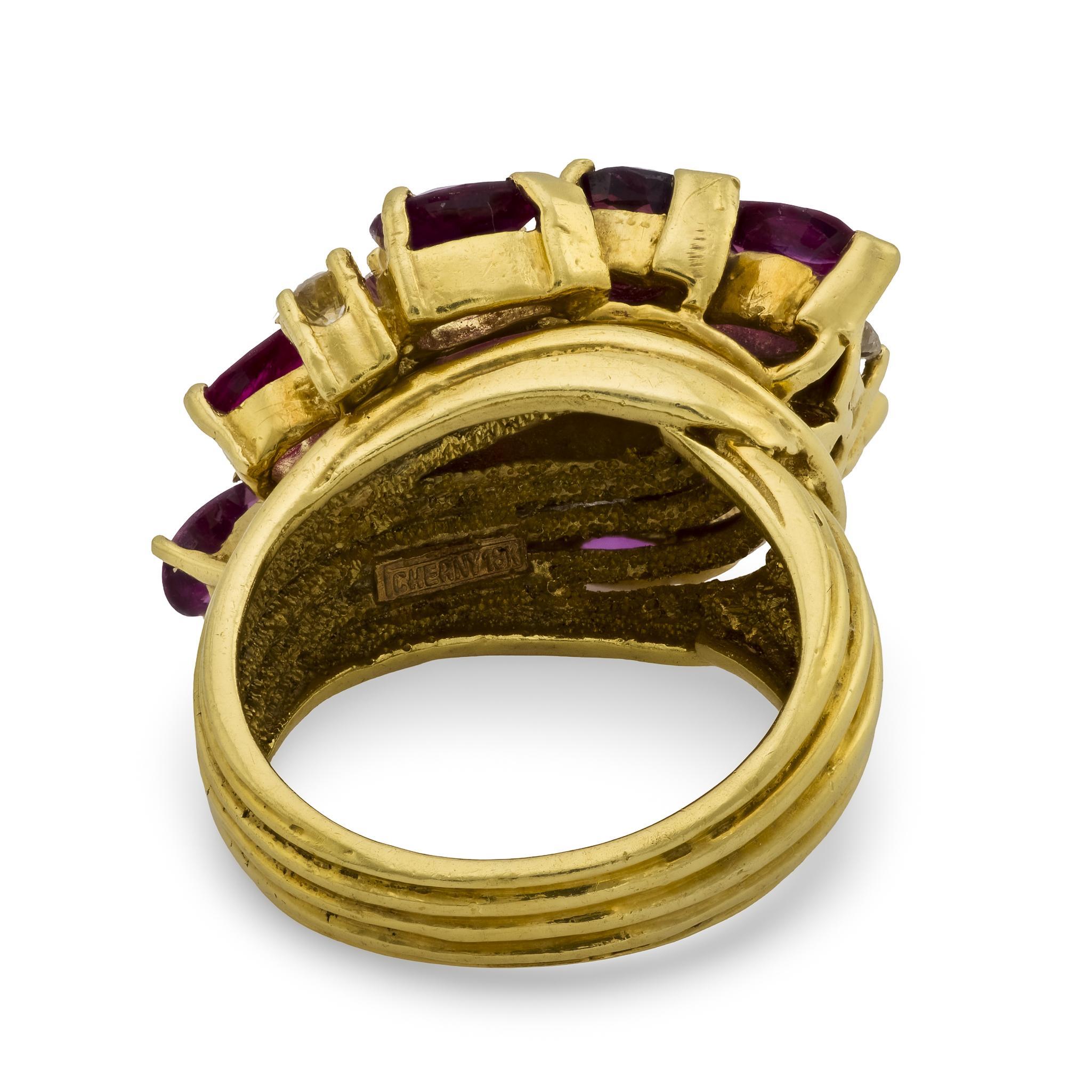 Bague de cocktail en or jaune 18 carats Cherny 3,10 carats rubis diamant Bon état - En vente à Beverly Hills, CA