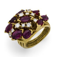 Anello cocktail Cherny con rubino e diamante da 3,10 carati in oro giallo 18 carati
