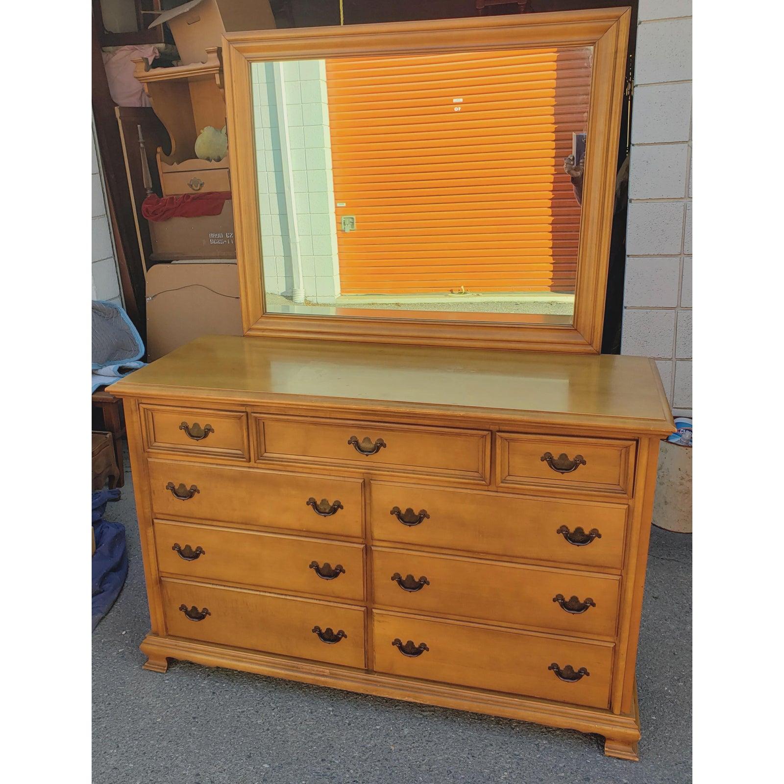 Cherokee Furniture Mid-Century Modern Solid Maple Double Dresser With Mirror In Good Condition In Germantown, MD
