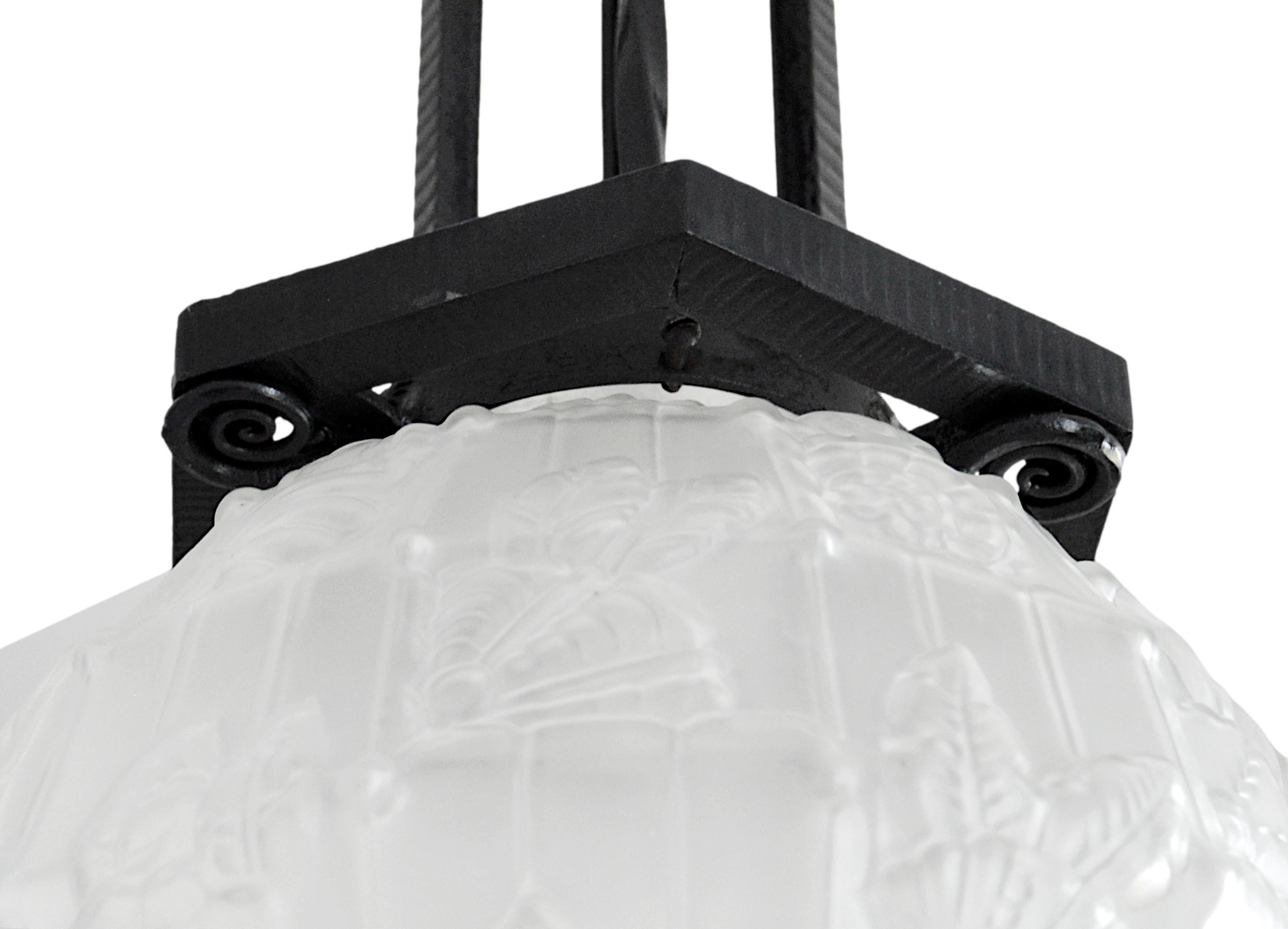 Lámpara de techo francesa Art Déco Cherrier Besnus 1920 Escarchado en venta