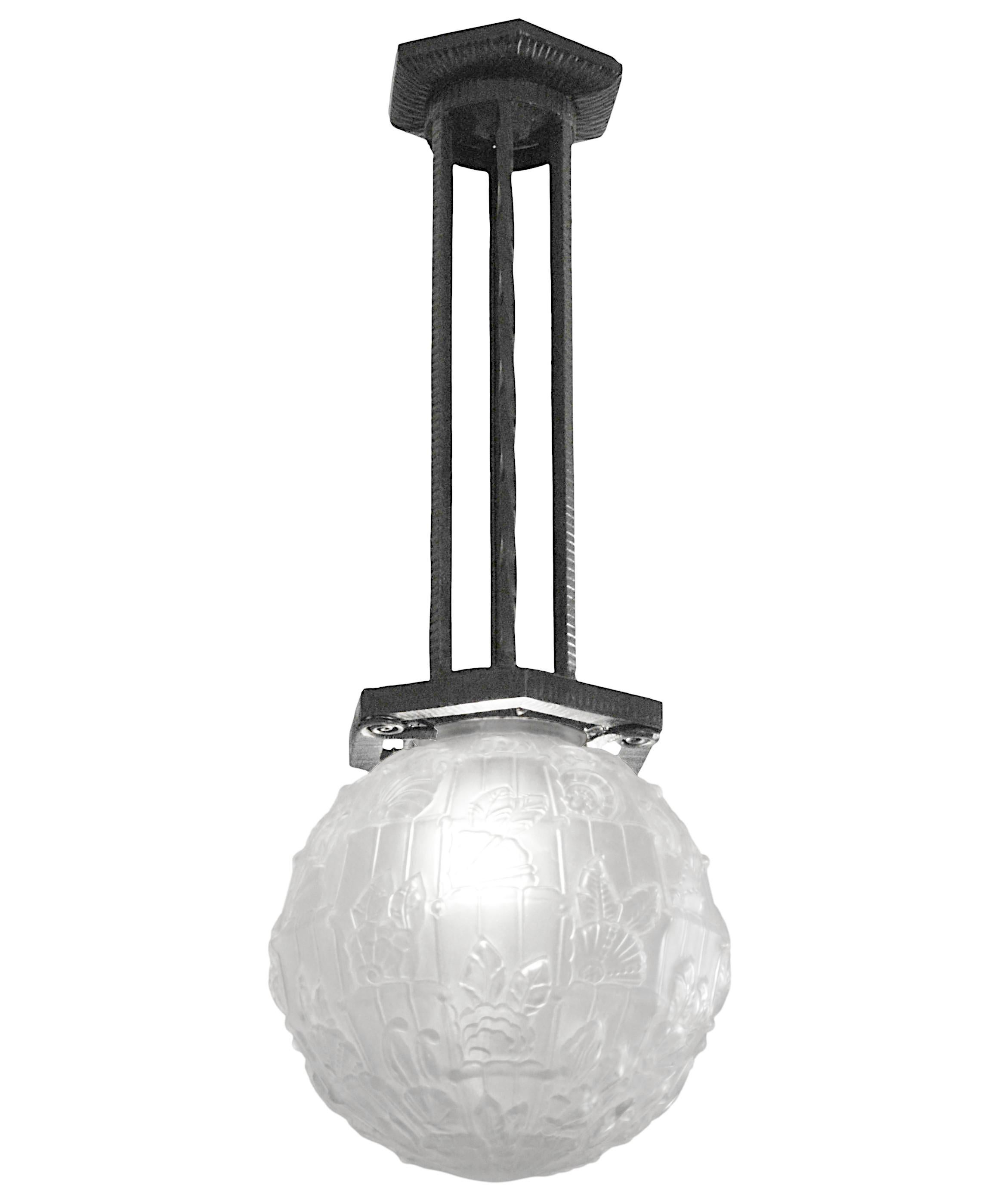 Inizio XX secolo Cherrier & Besnus, plafoniera francese in stile Art Déco, 1920 in vendita