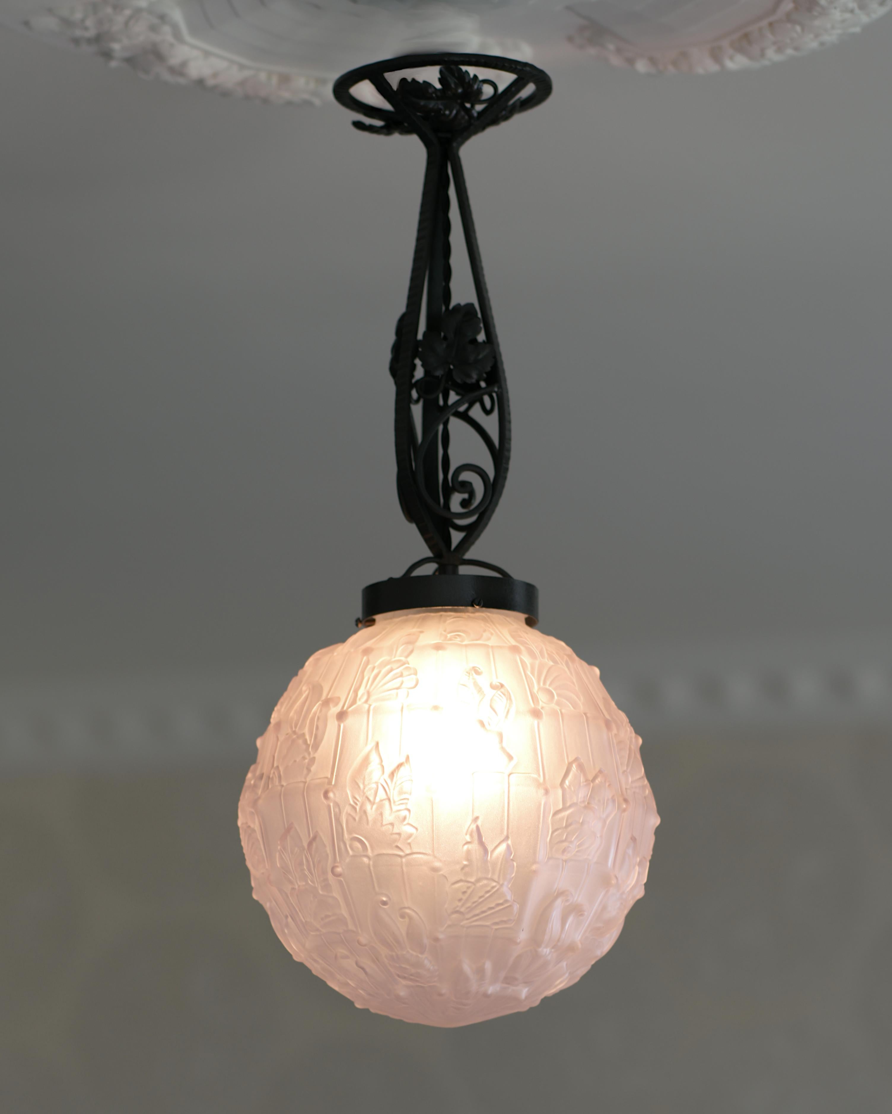 Cherrier & Besnus, plafoniera francese in stile Art Déco, 1920 in vendita 1