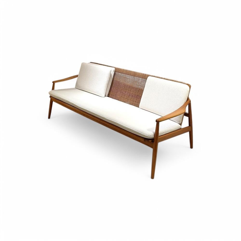 Mid-Century Modern Canapé en cerisier et rotin de Hartmut Lohmeyer, 1957 en vente