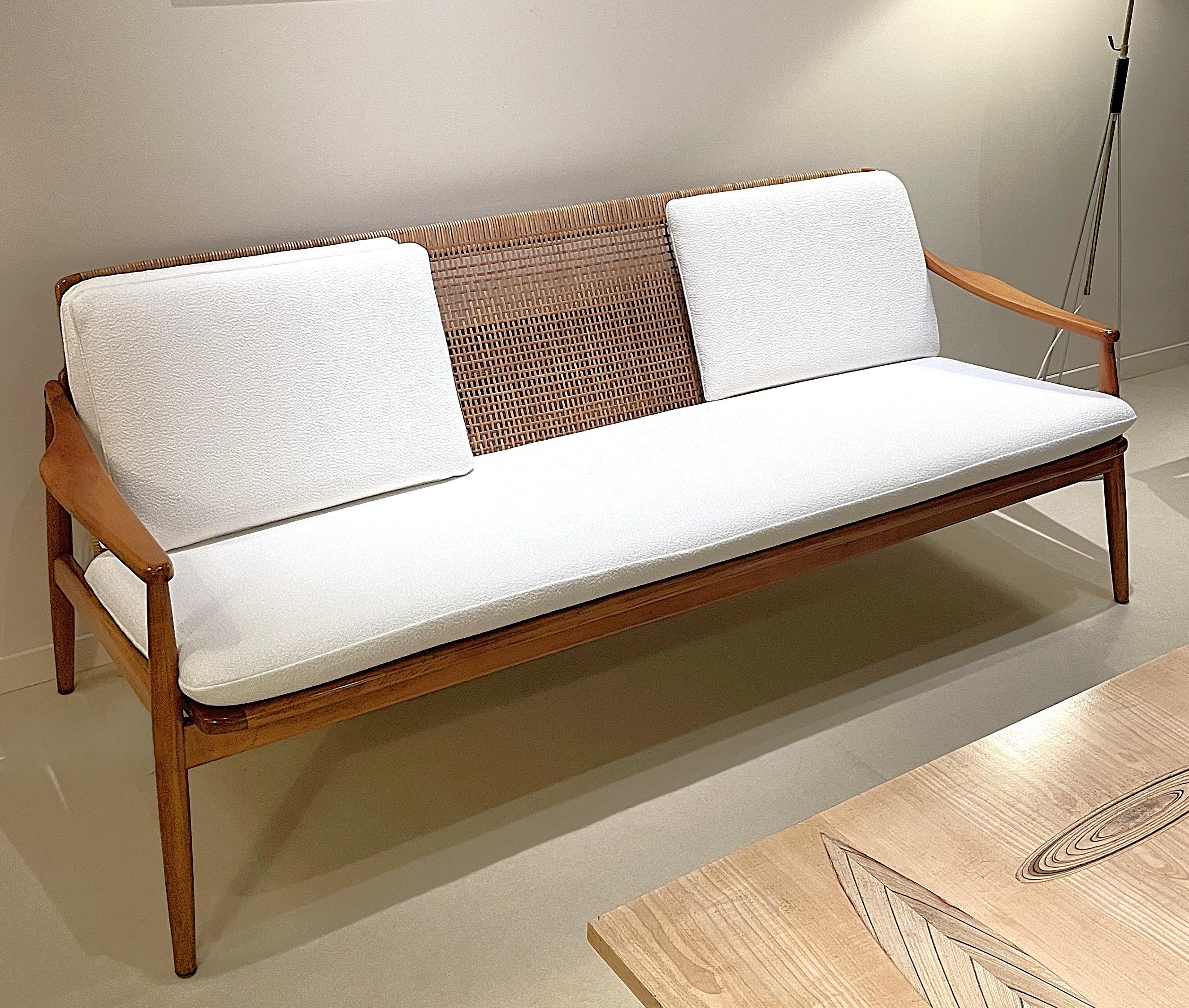 Canapé en cerisier et rotin de Hartmut Lohmeyer, 1957 Bon état - En vente à PARIS, FR