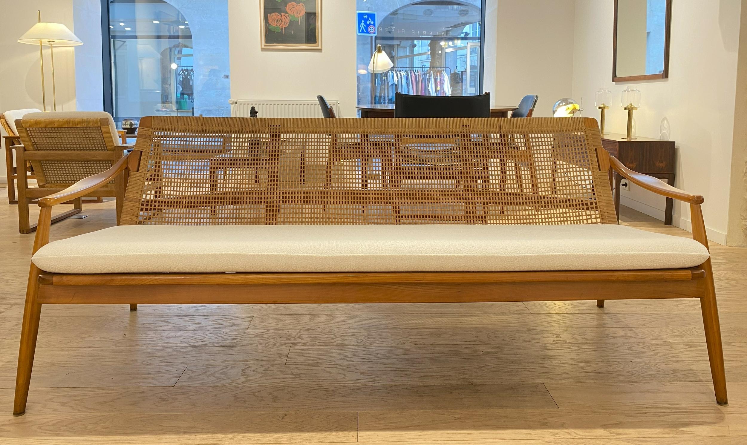 Travail du bois Cherry and Cane sofa by Hartmut Lohmeyer, 1957 en vente
