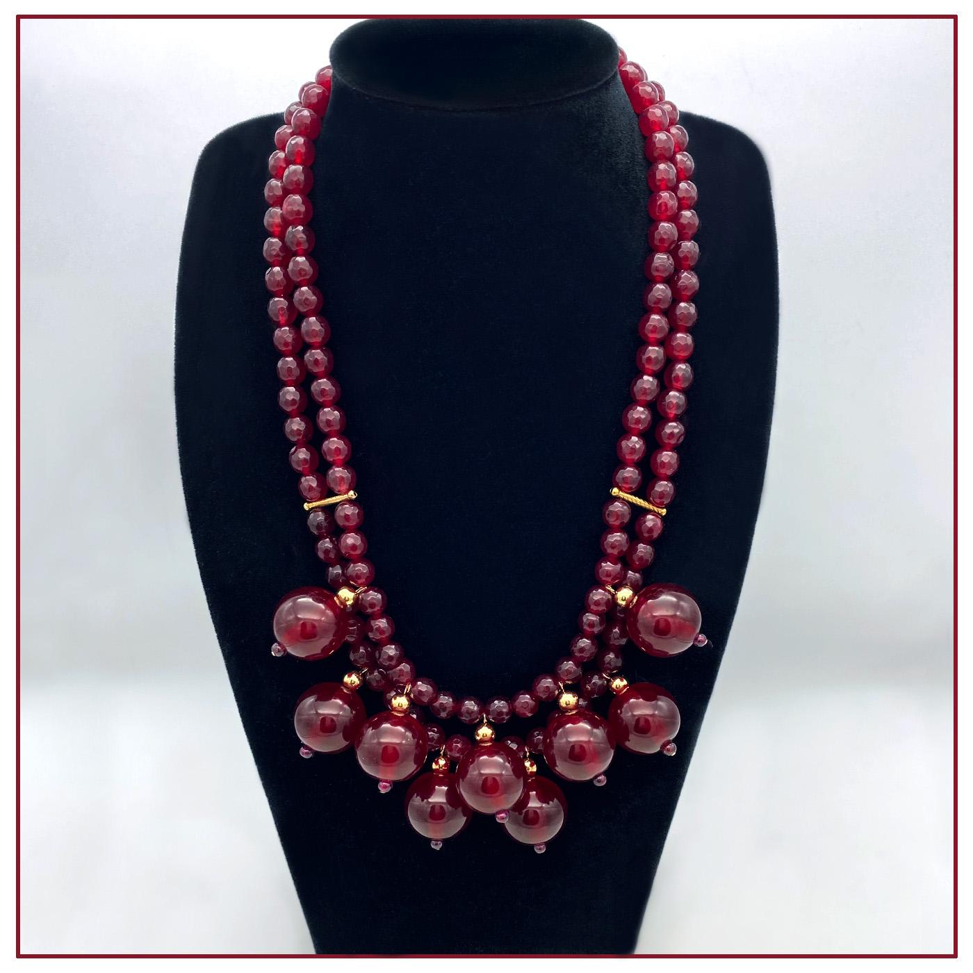 Artigiano Collana in bachelite e oro con ciliegia in vendita