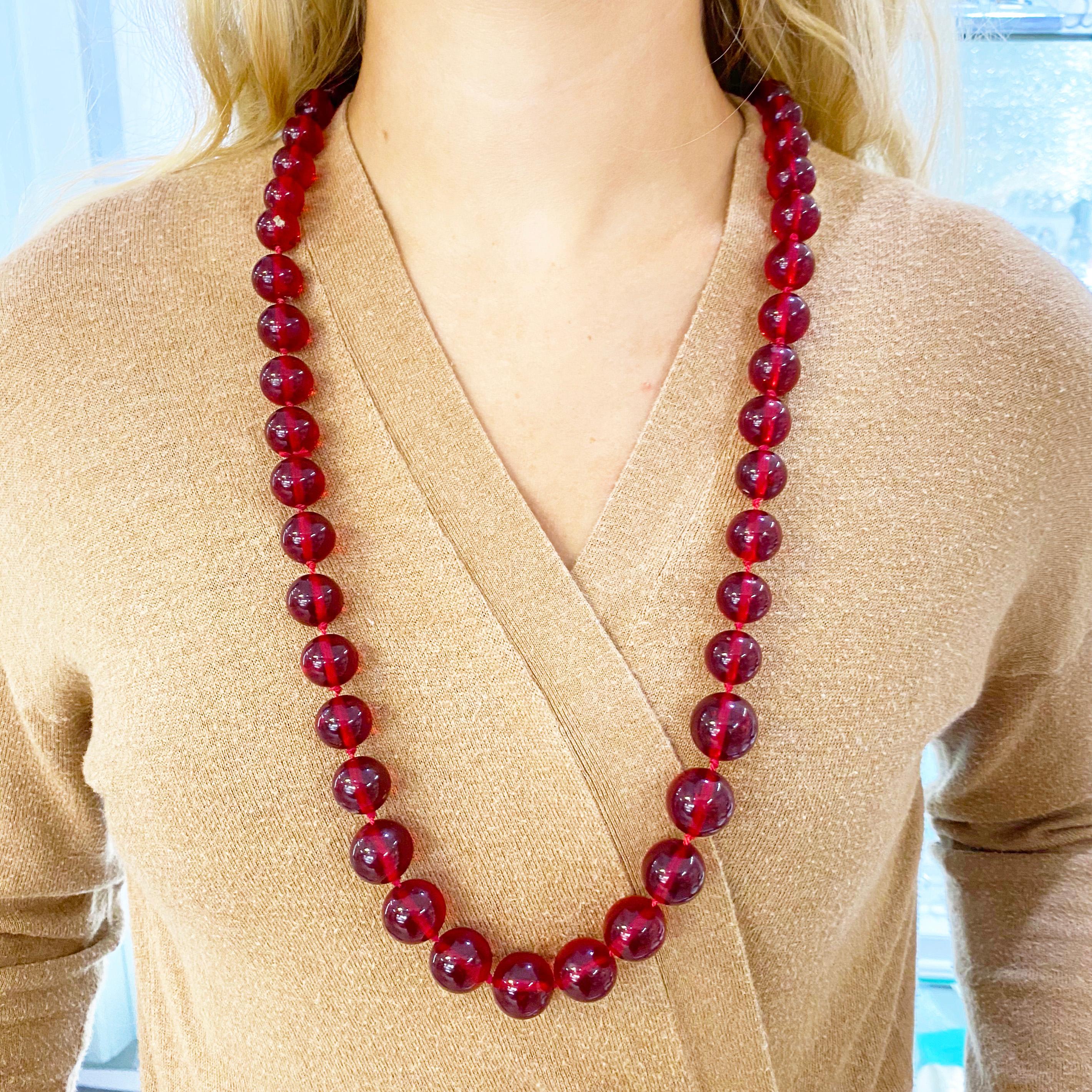 Perle Collier d'ambre baltique en cerisier, perles d'ambre authentiques effilées, collier en vente