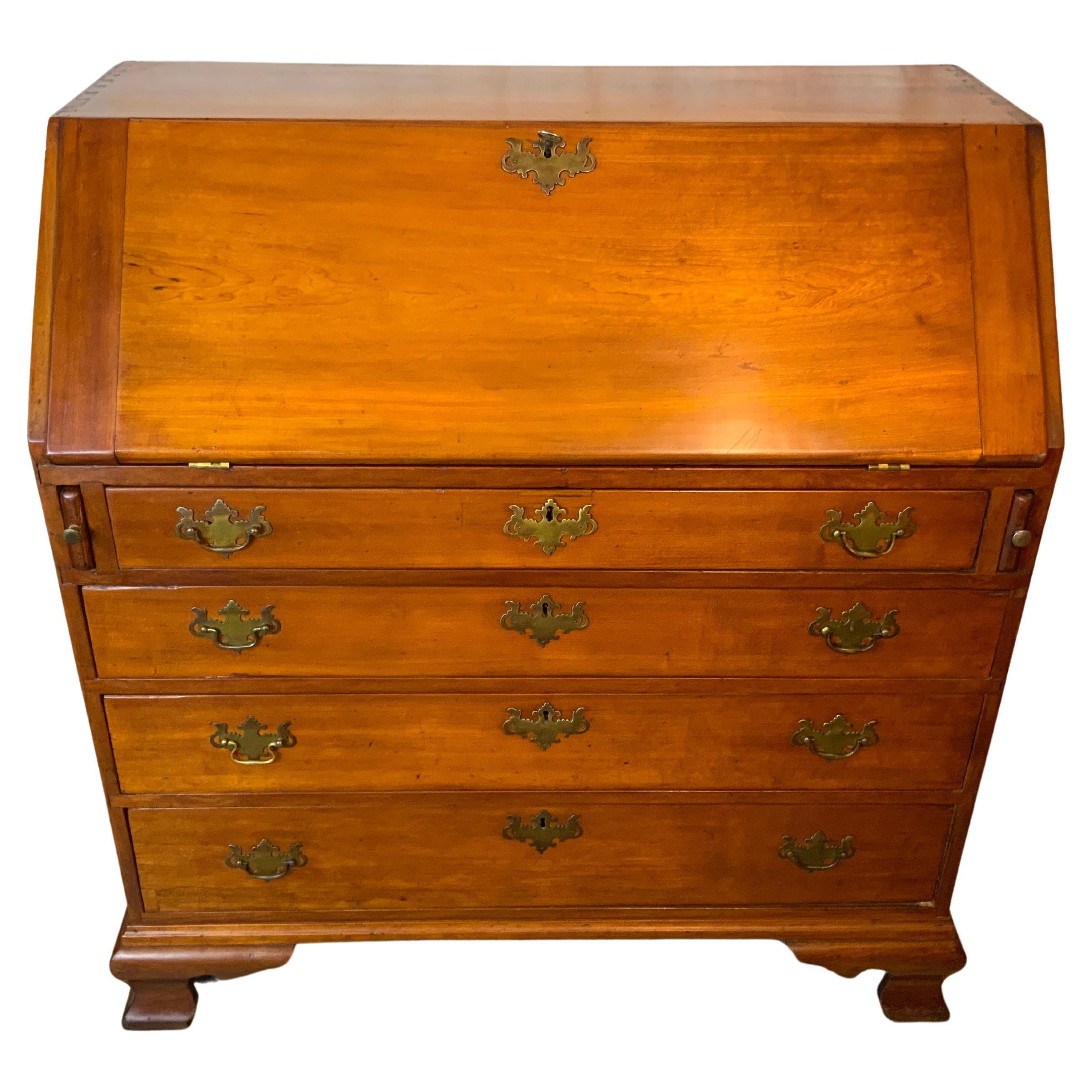 Kirsche Chippendale Schrägfront-Schreibtisch
