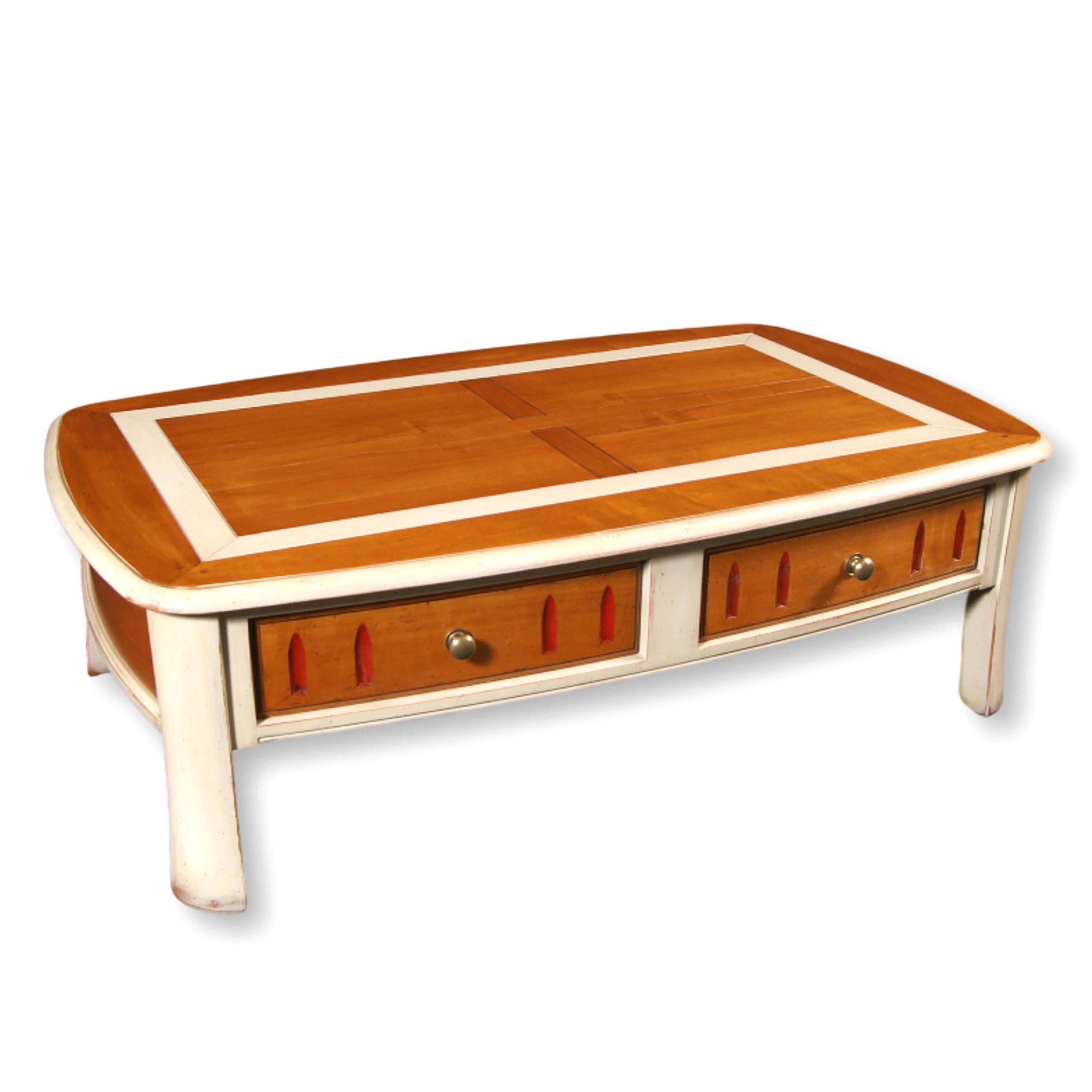 Table basse artisanale en cerisier de style campagnard français en vente 1