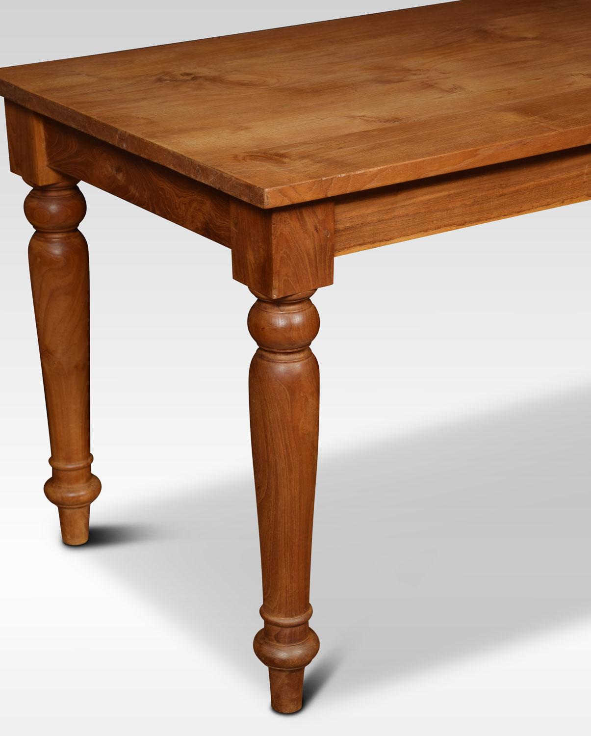 Cherry Farmhouse Table In Good Condition For Sale In Cheshire, GB