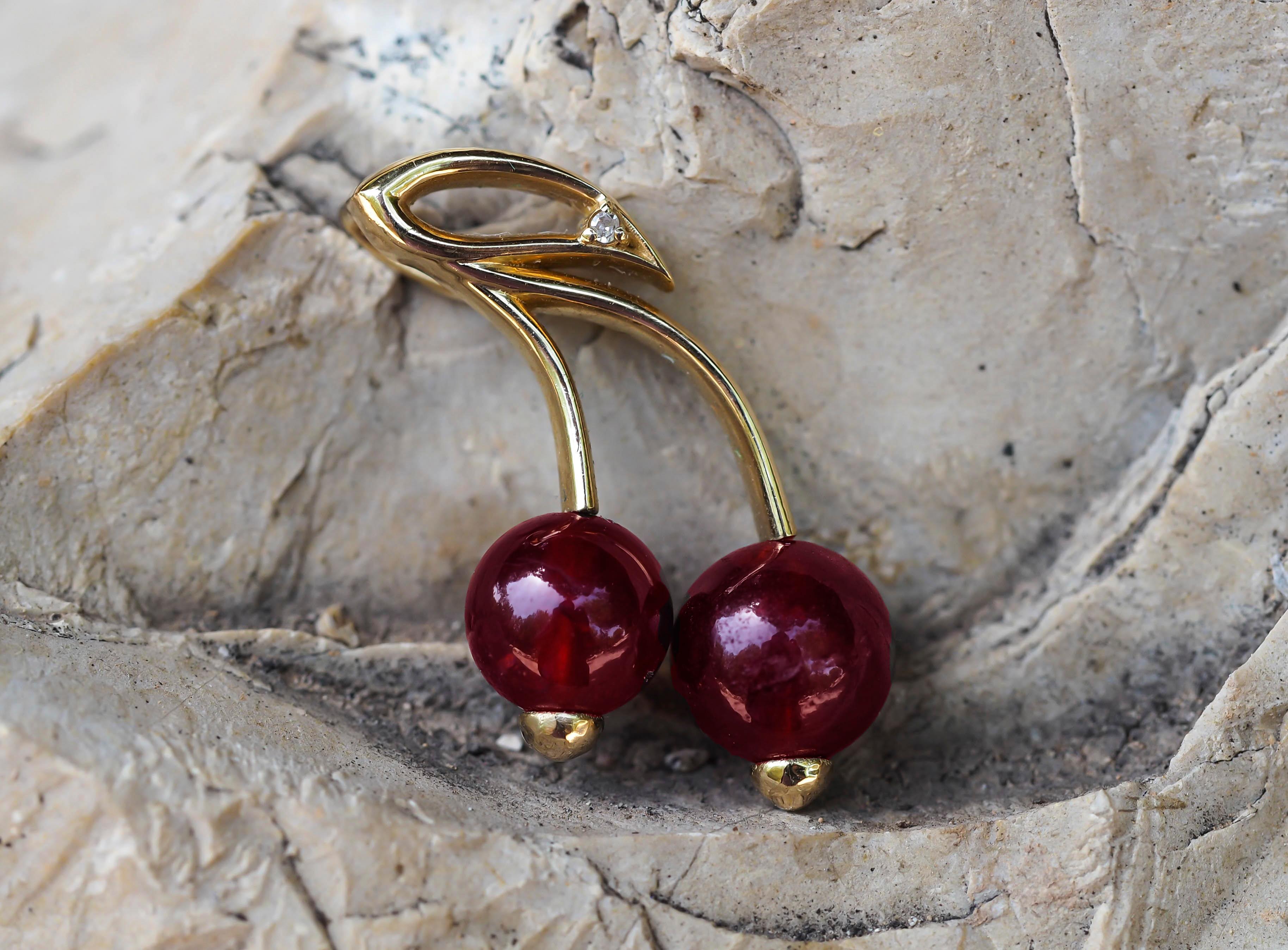 Cherry gold pendant garnets.  For Sale 3