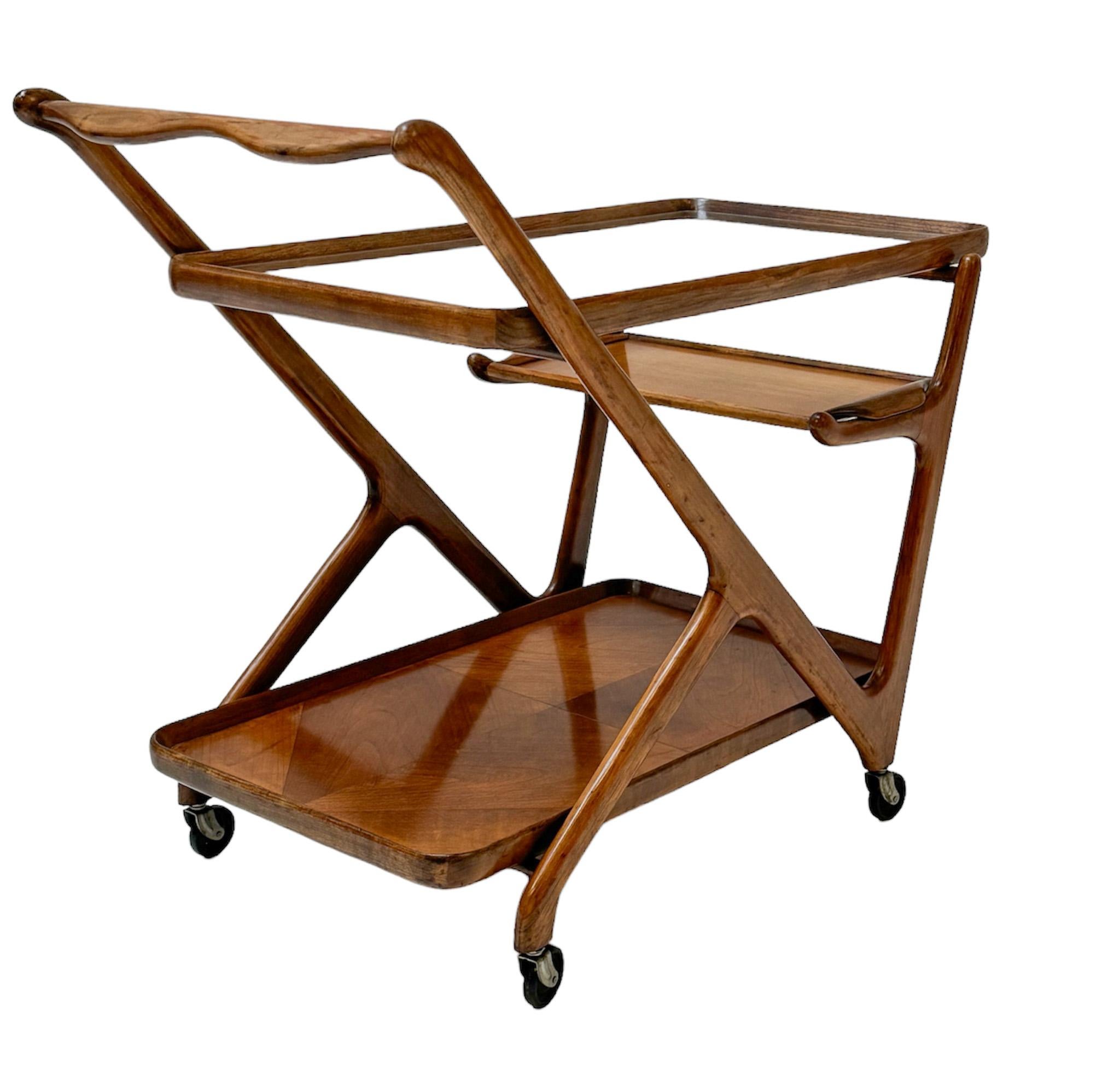 Walnut Mid-Century Modern Trolley or Bar Cart by Cesare Lacca for Cassina, 1950s For Sale 1