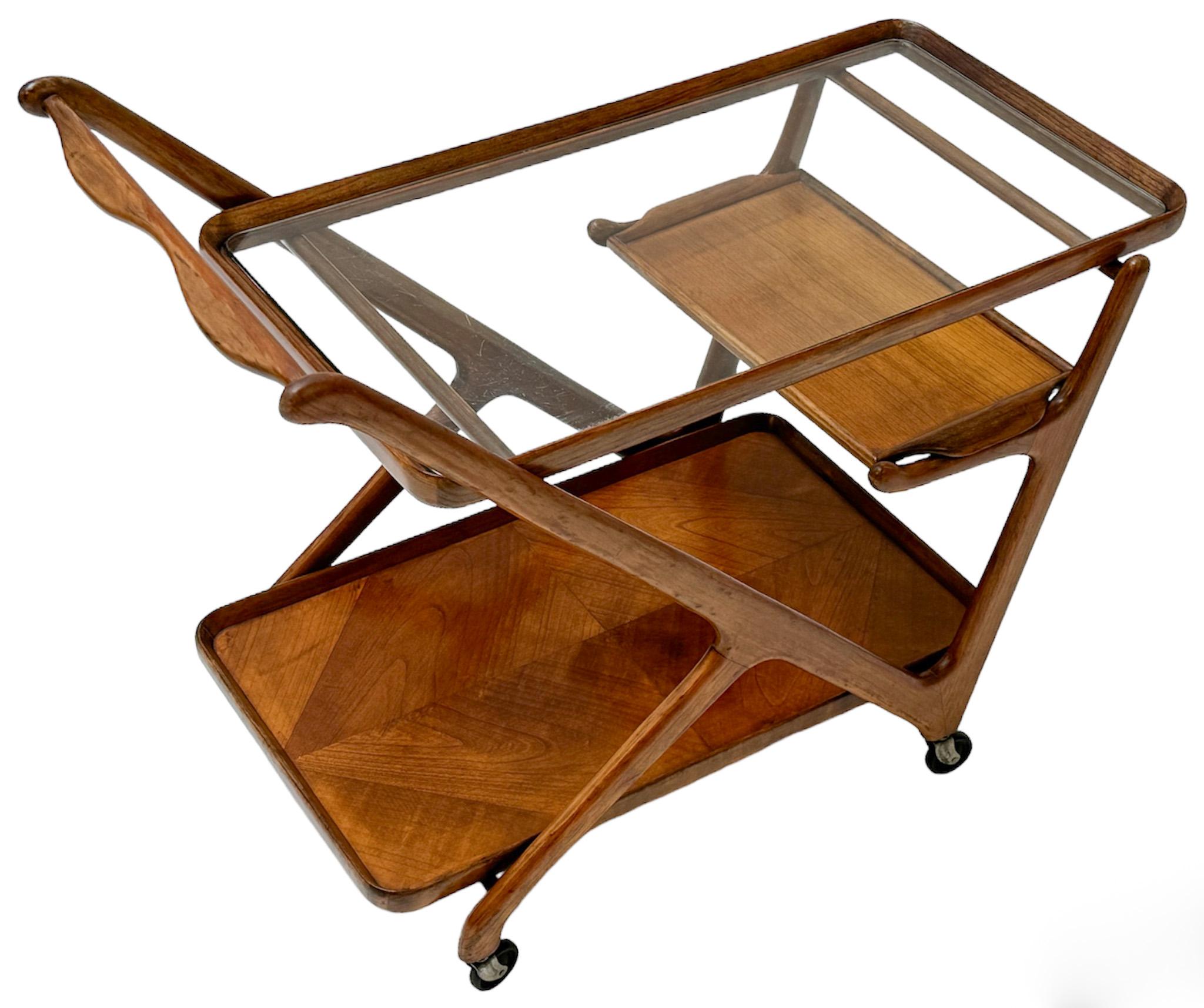 Walnut Mid-Century Modern Trolley or Bar Cart by Cesare Lacca for Cassina, 1950s For Sale 2